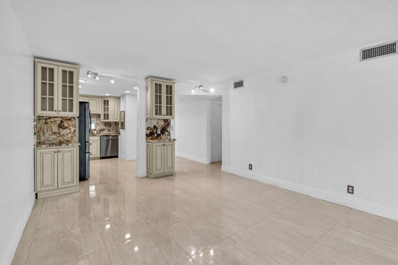 8941 S Hollybrook Boulevard 104