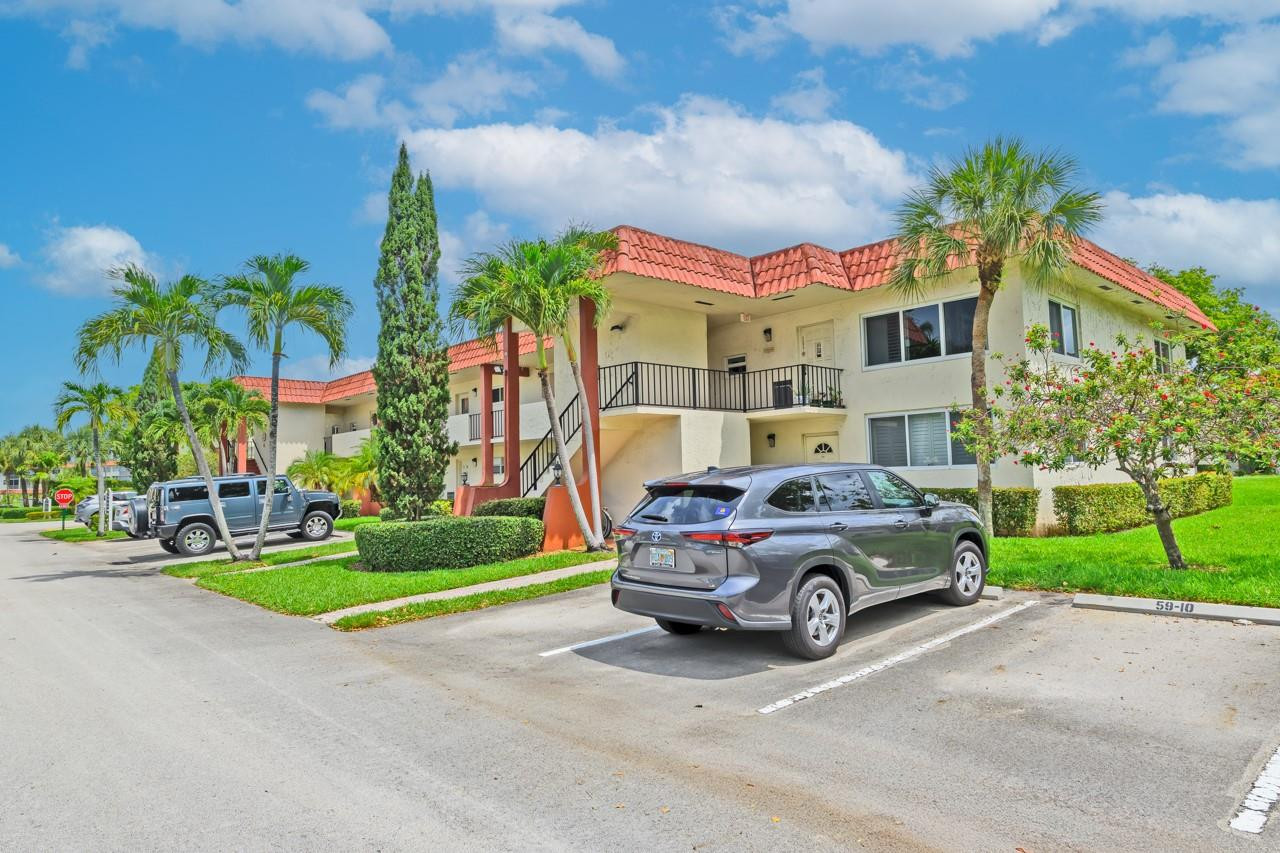 8941 S Hollybrook Boulevard 104