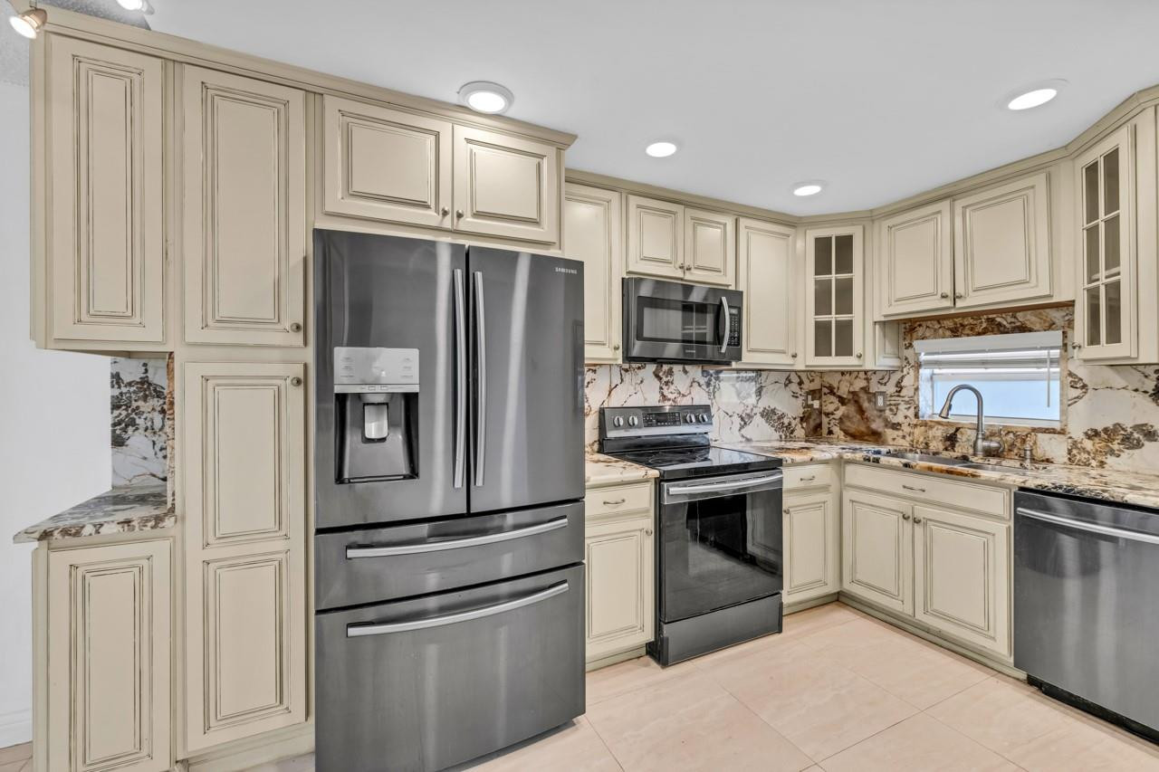 8941 S Hollybrook Boulevard 104