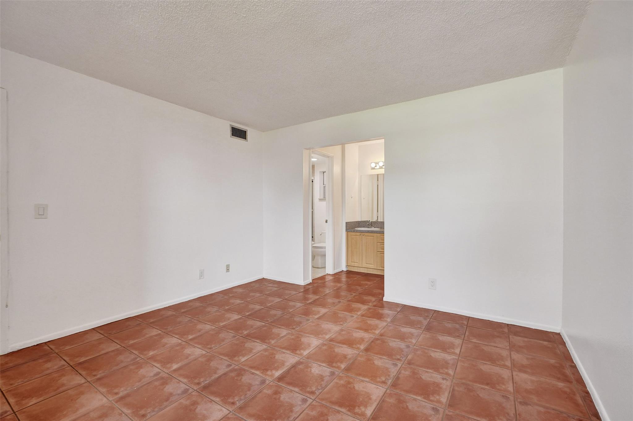 9481 Evergreen Pl 103