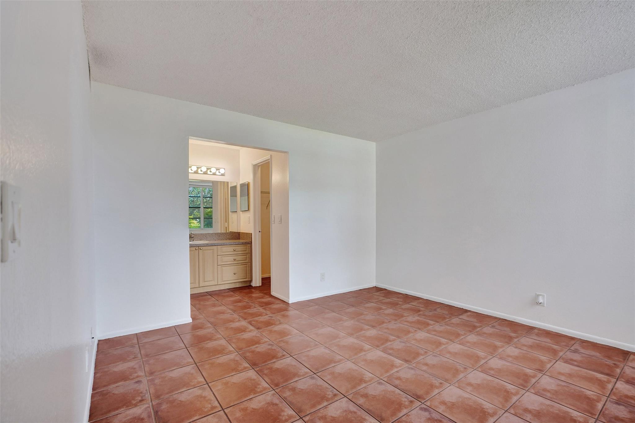 9481 Evergreen Pl 103