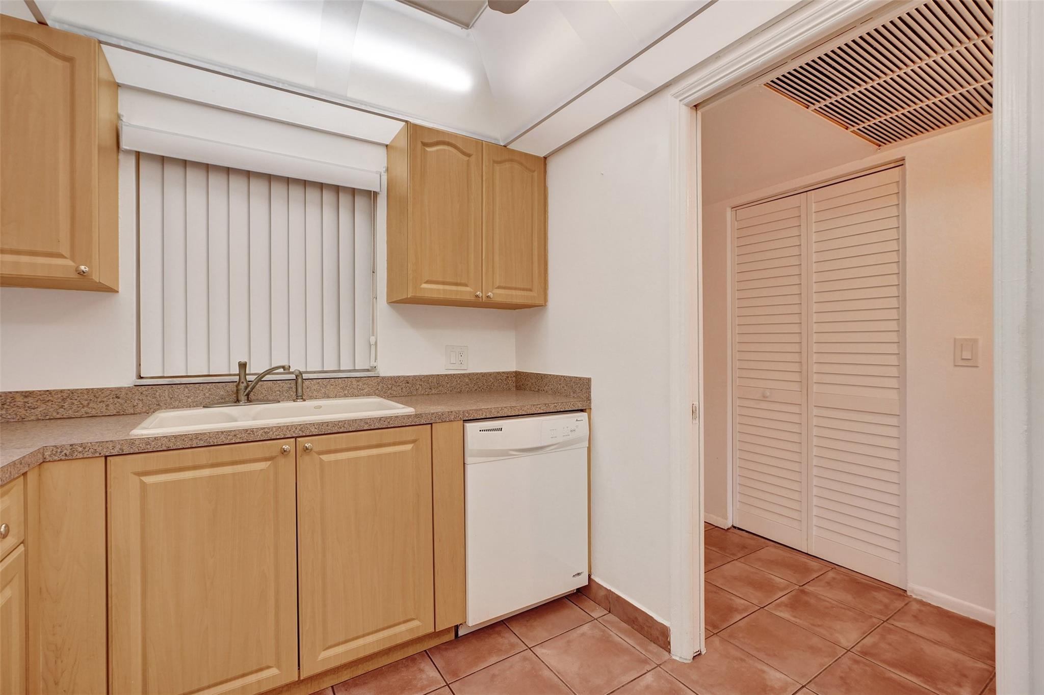 9481 Evergreen Pl 103