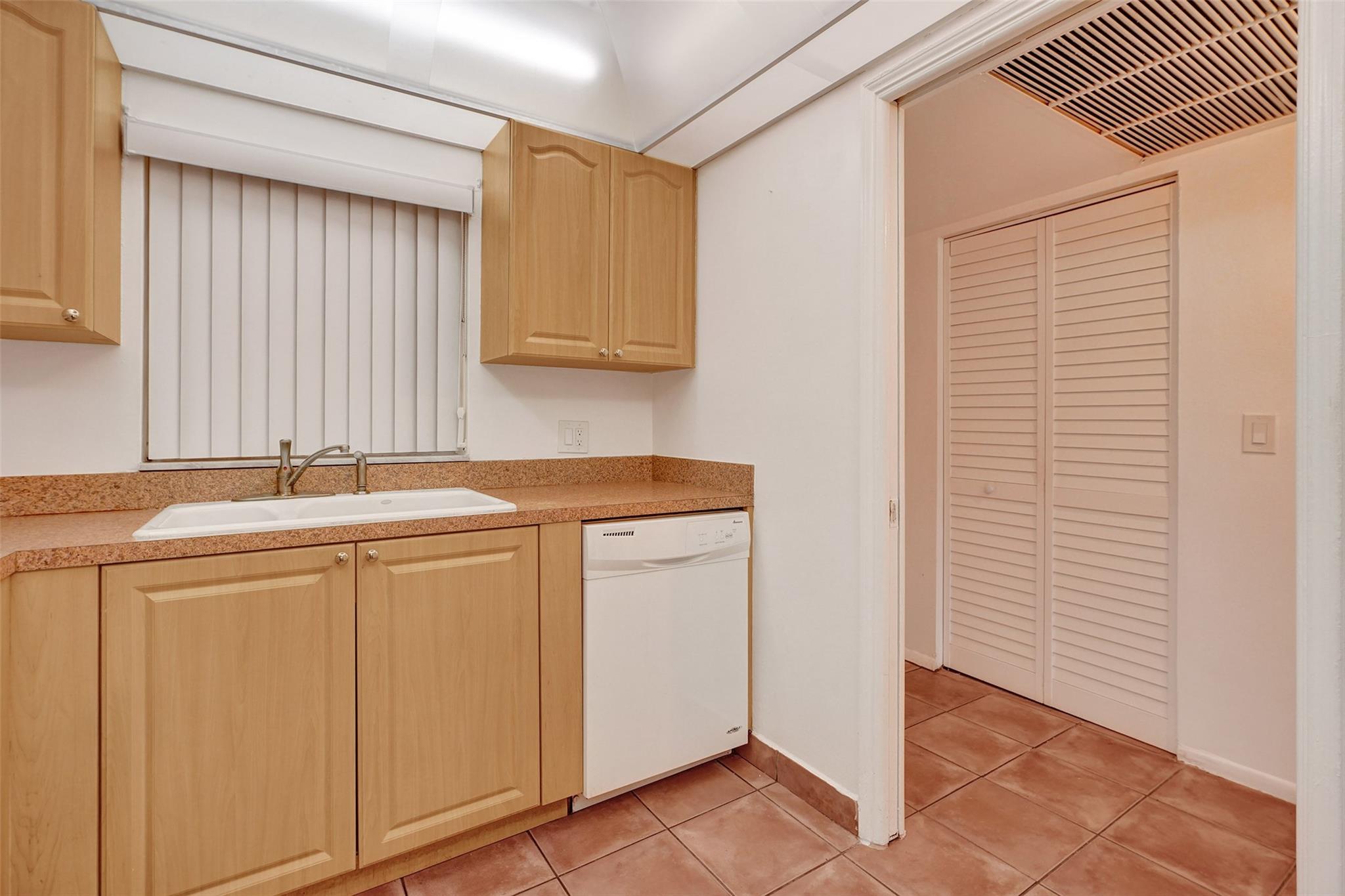 9481 Evergreen Pl 103