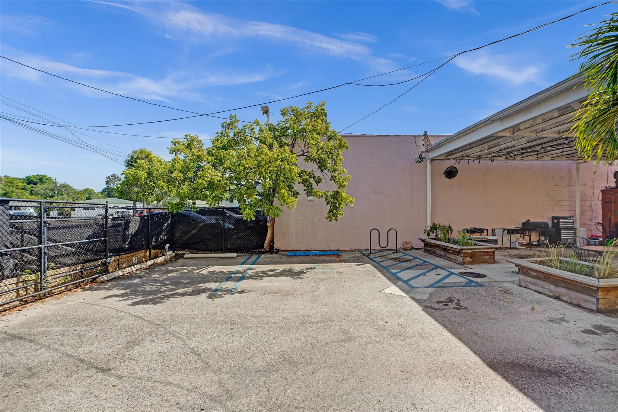 12831 W Dixie Hwy