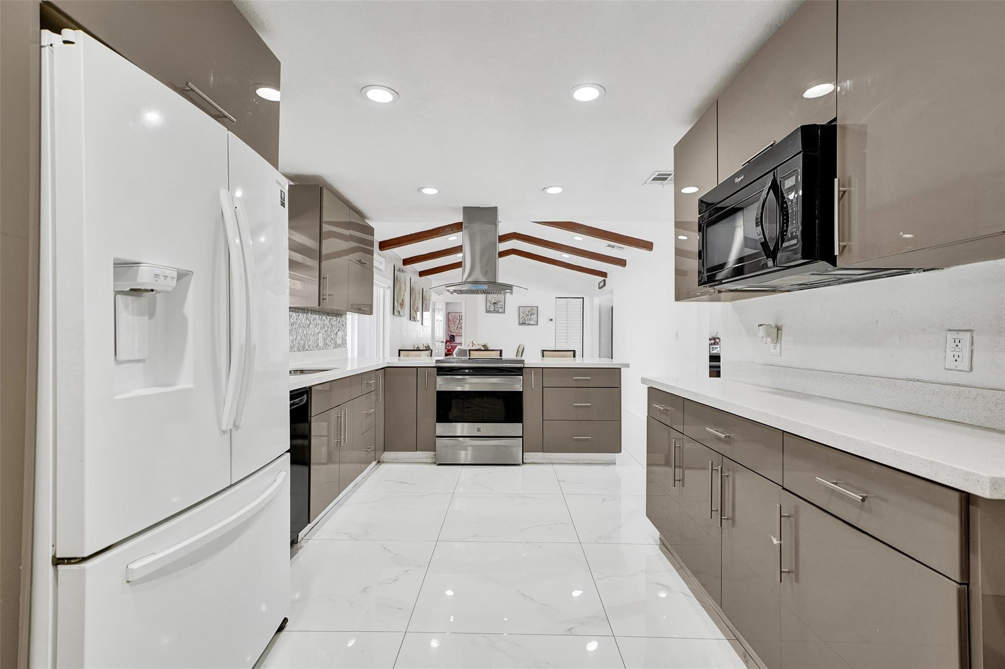 621 NW 97th Ter