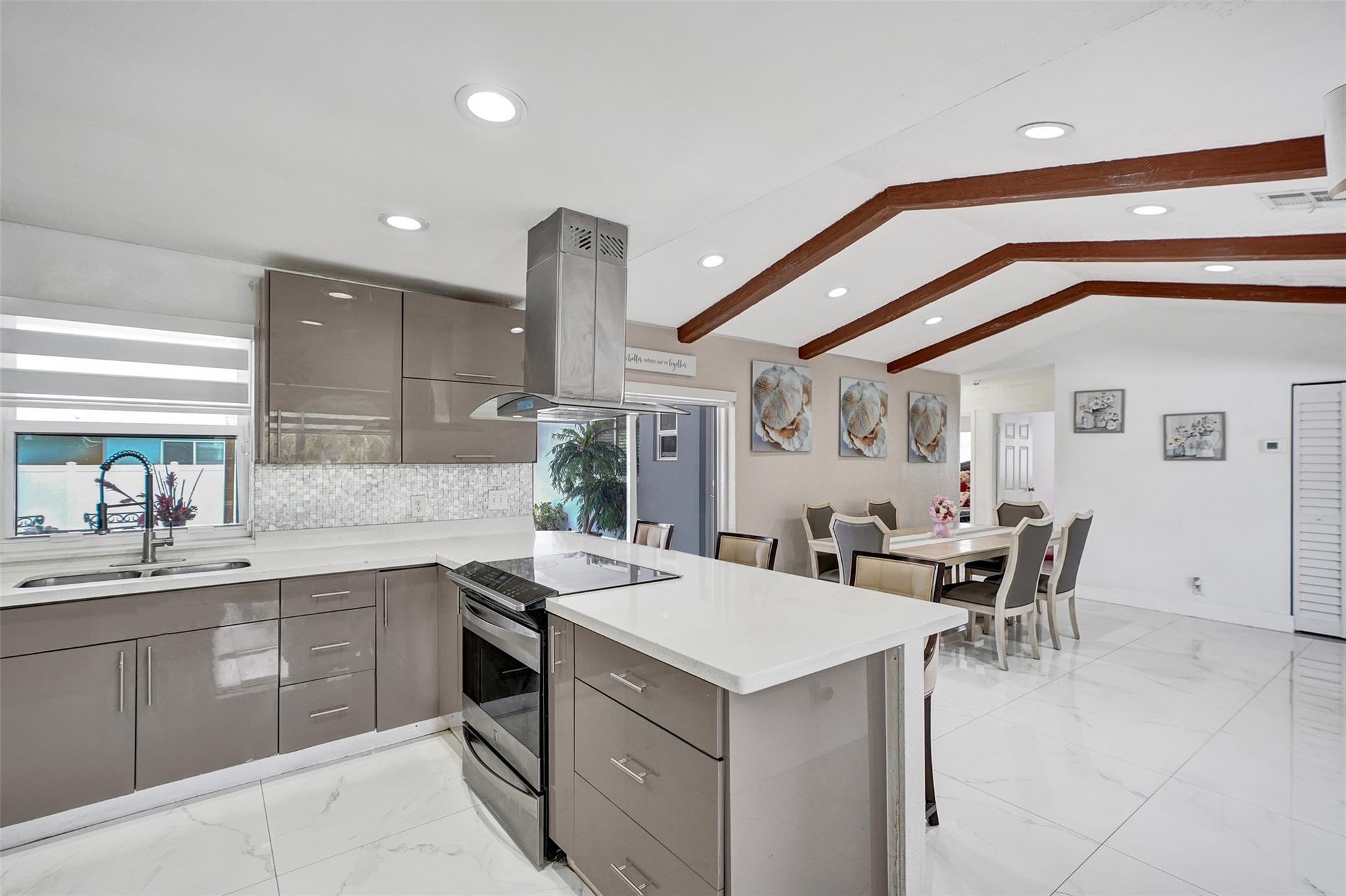 621 NW 97th Ter