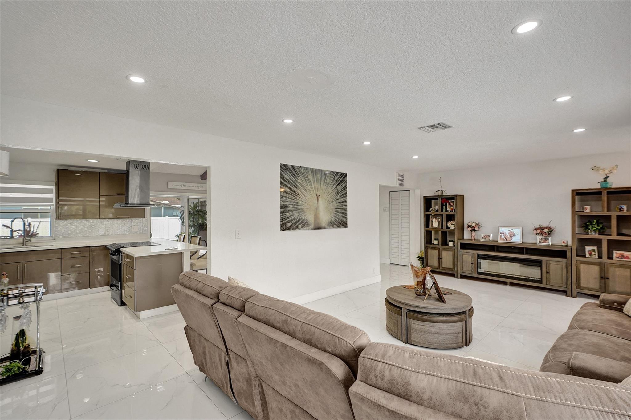 621 NW 97th Ter