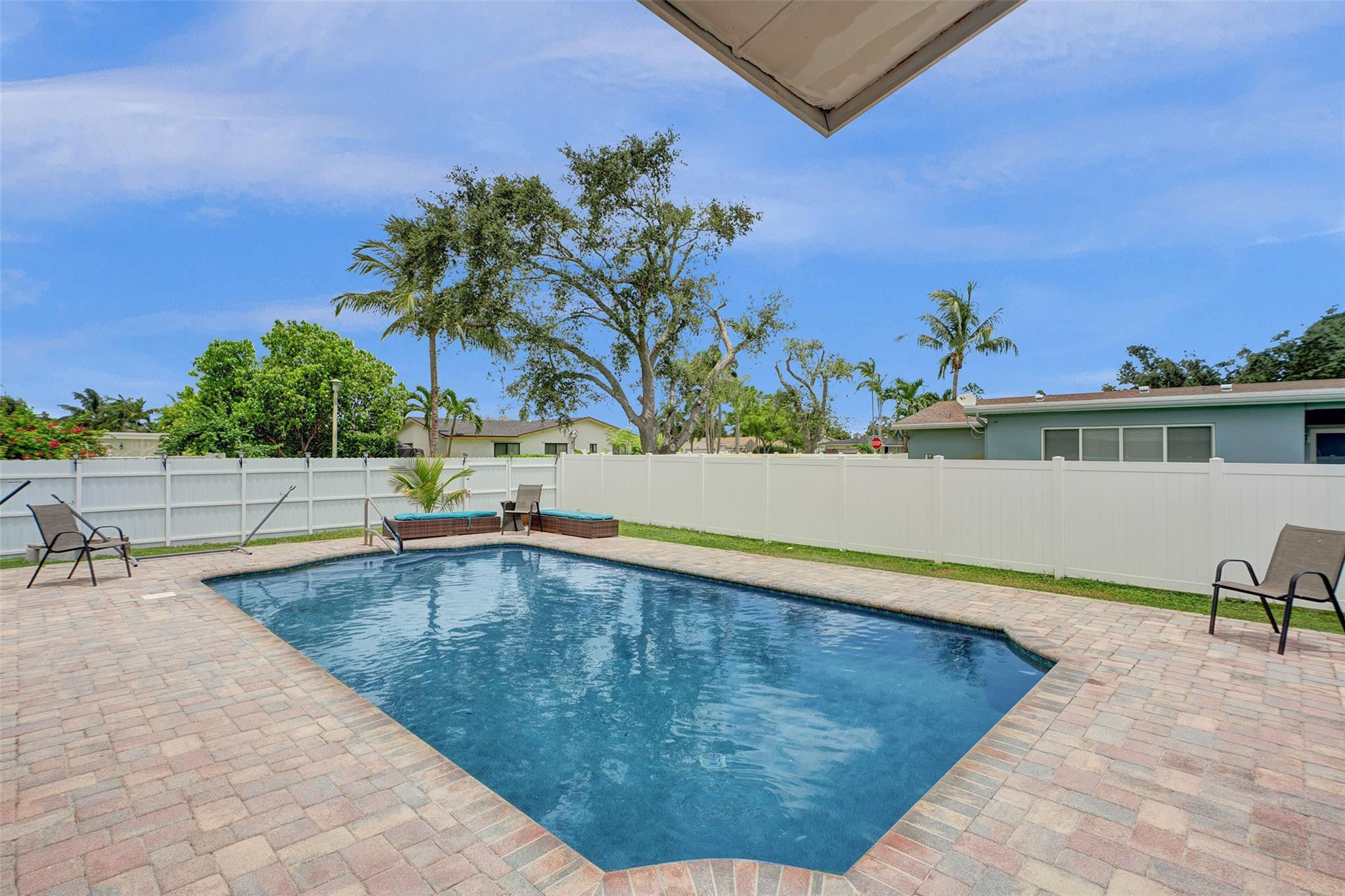 621 NW 97th Ter