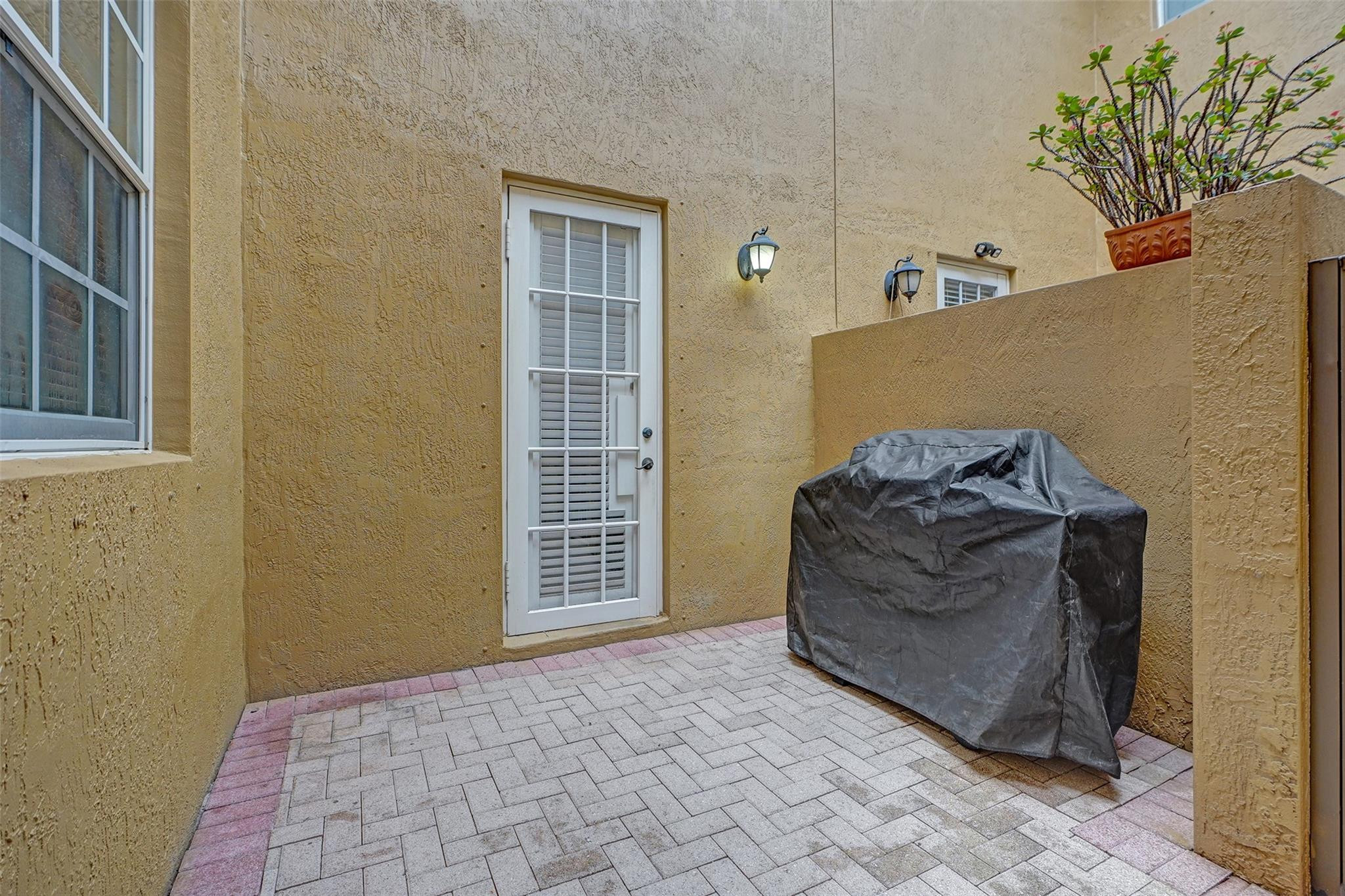 803 SW 147th Ter