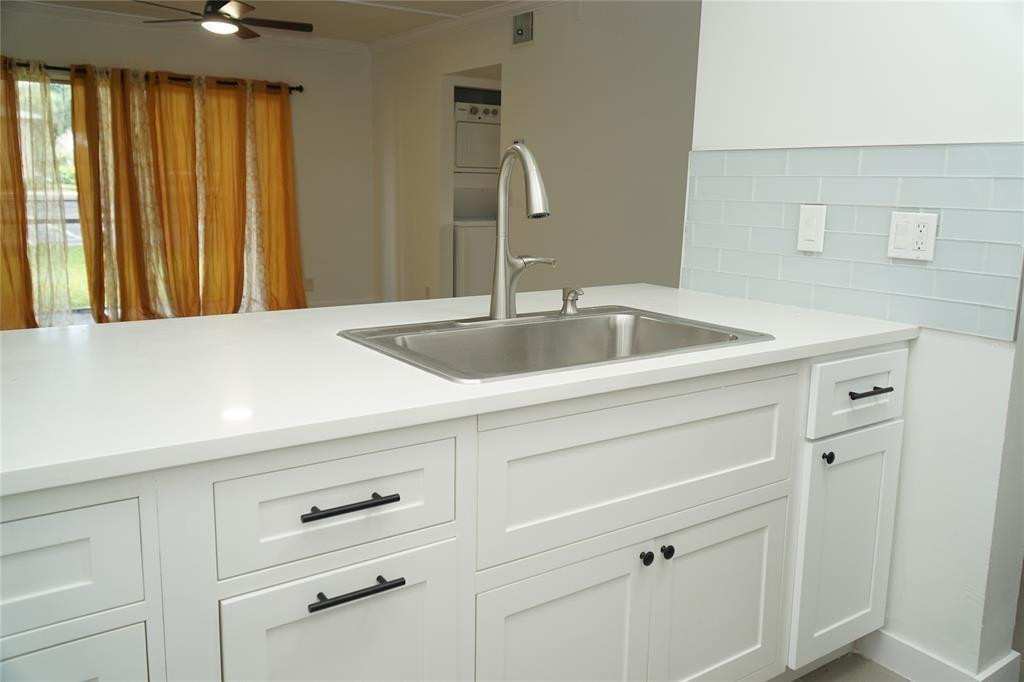 11574 NW 44th St 11574