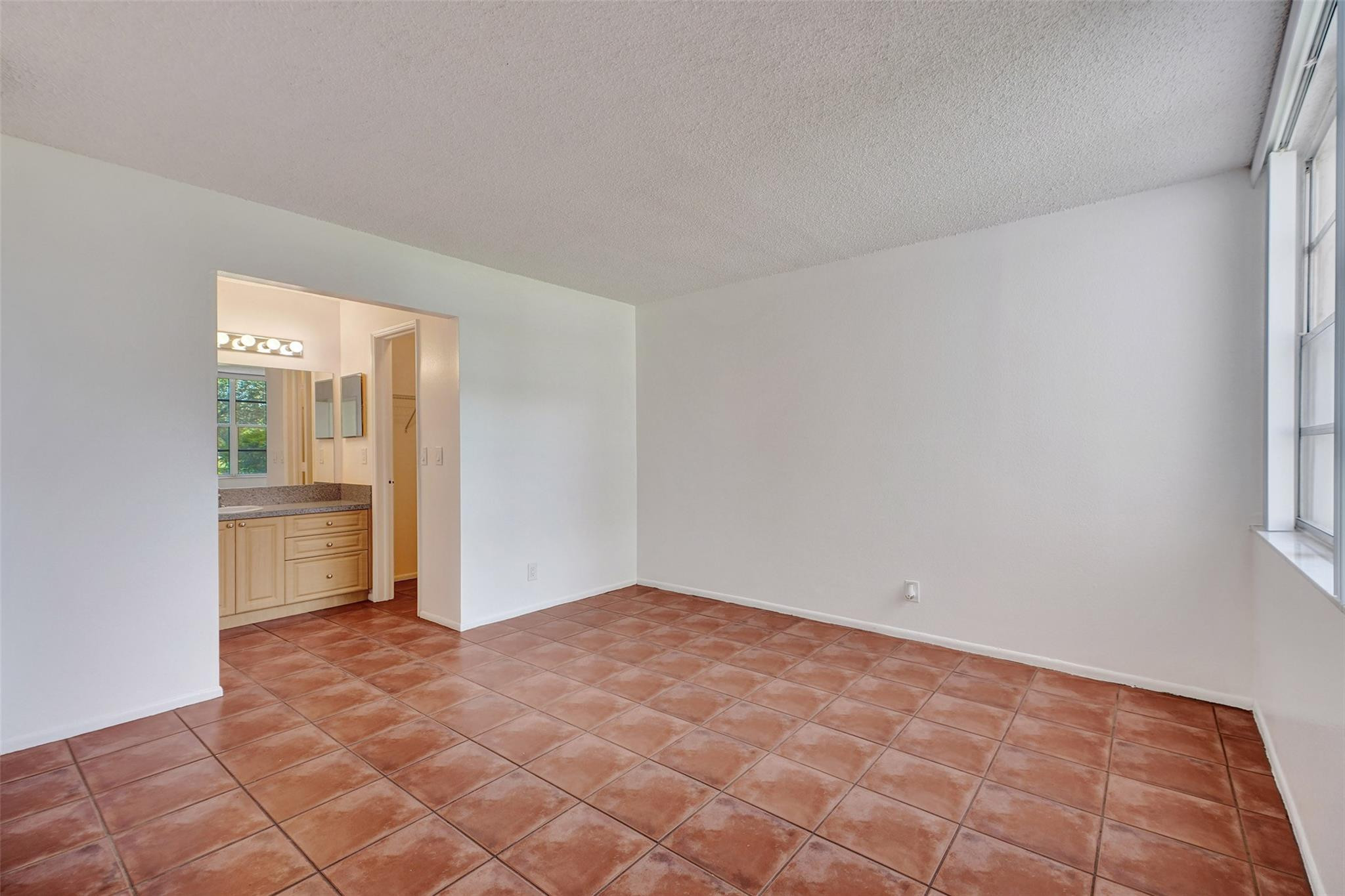 9481 Evergreen Pl 103