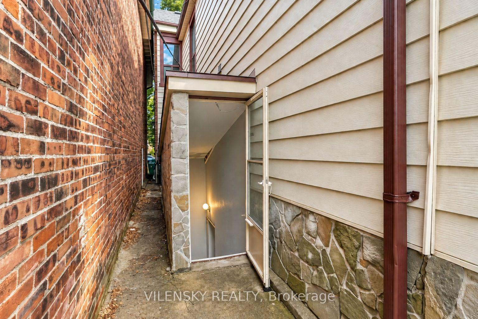 41 Lakeview Avenue, Toronto