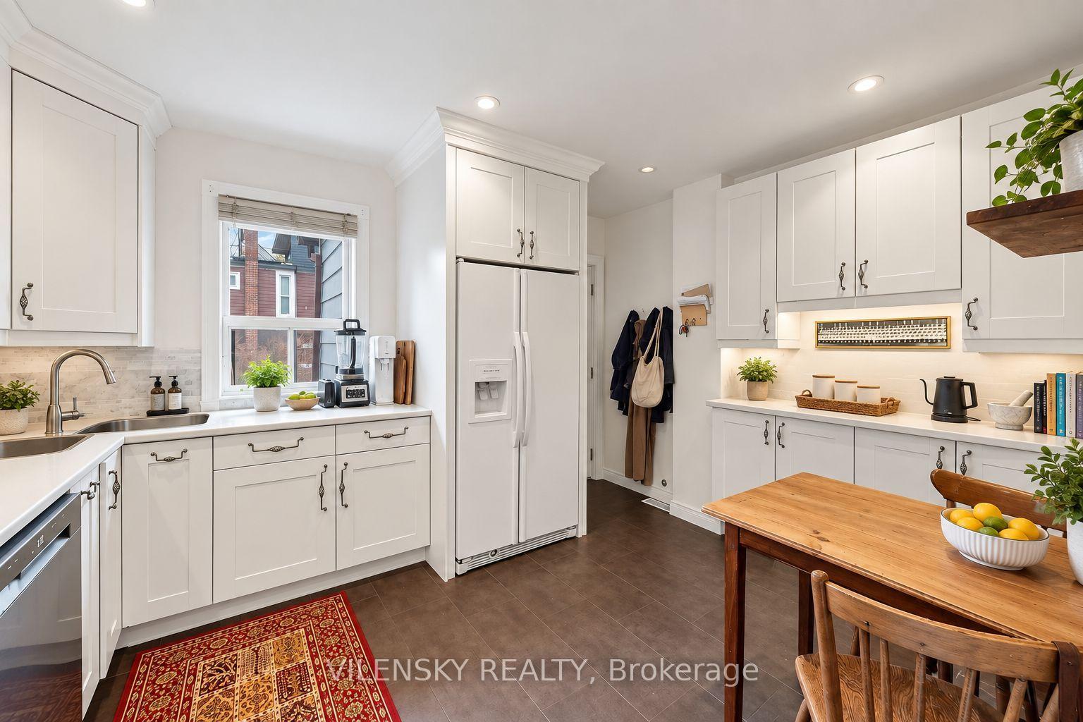 41 Lakeview Avenue, Toronto