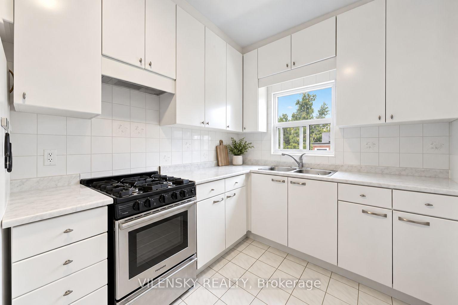 41 Lakeview Avenue, Toronto