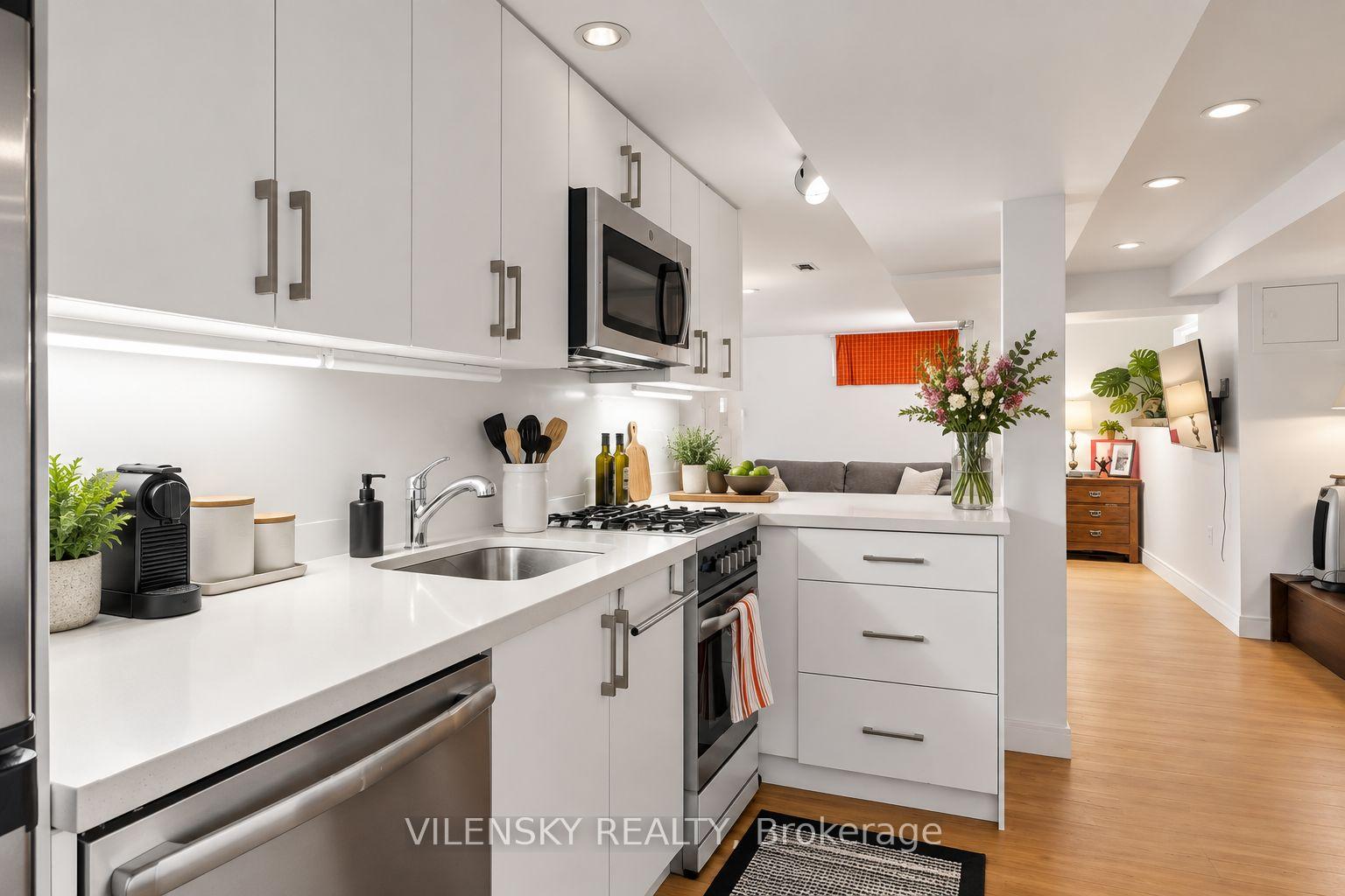 41 Lakeview Avenue, Toronto