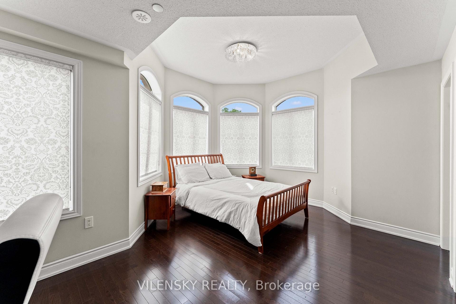 25-1331 Major Mackenzie Drive