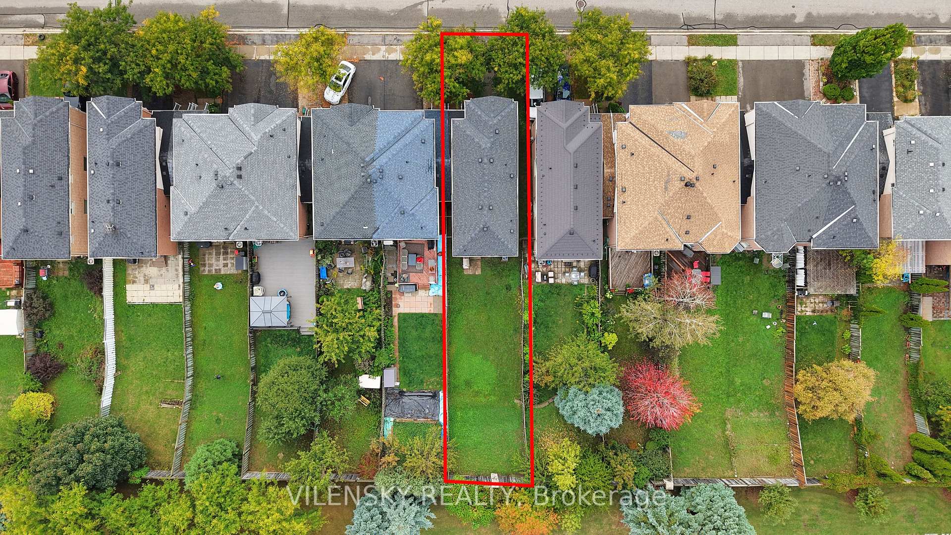 124 Foxfield Crescent