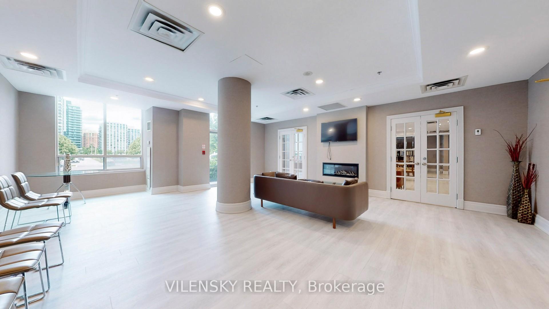 39 Oneida Crescent 215