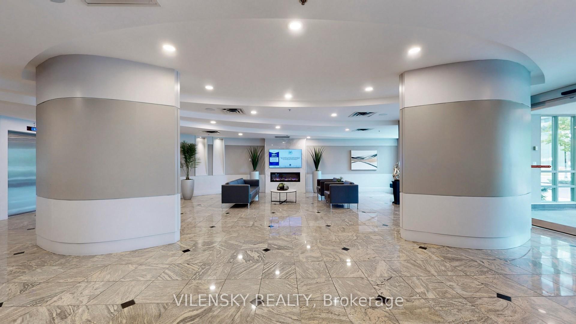 39 Oneida Crescent 215