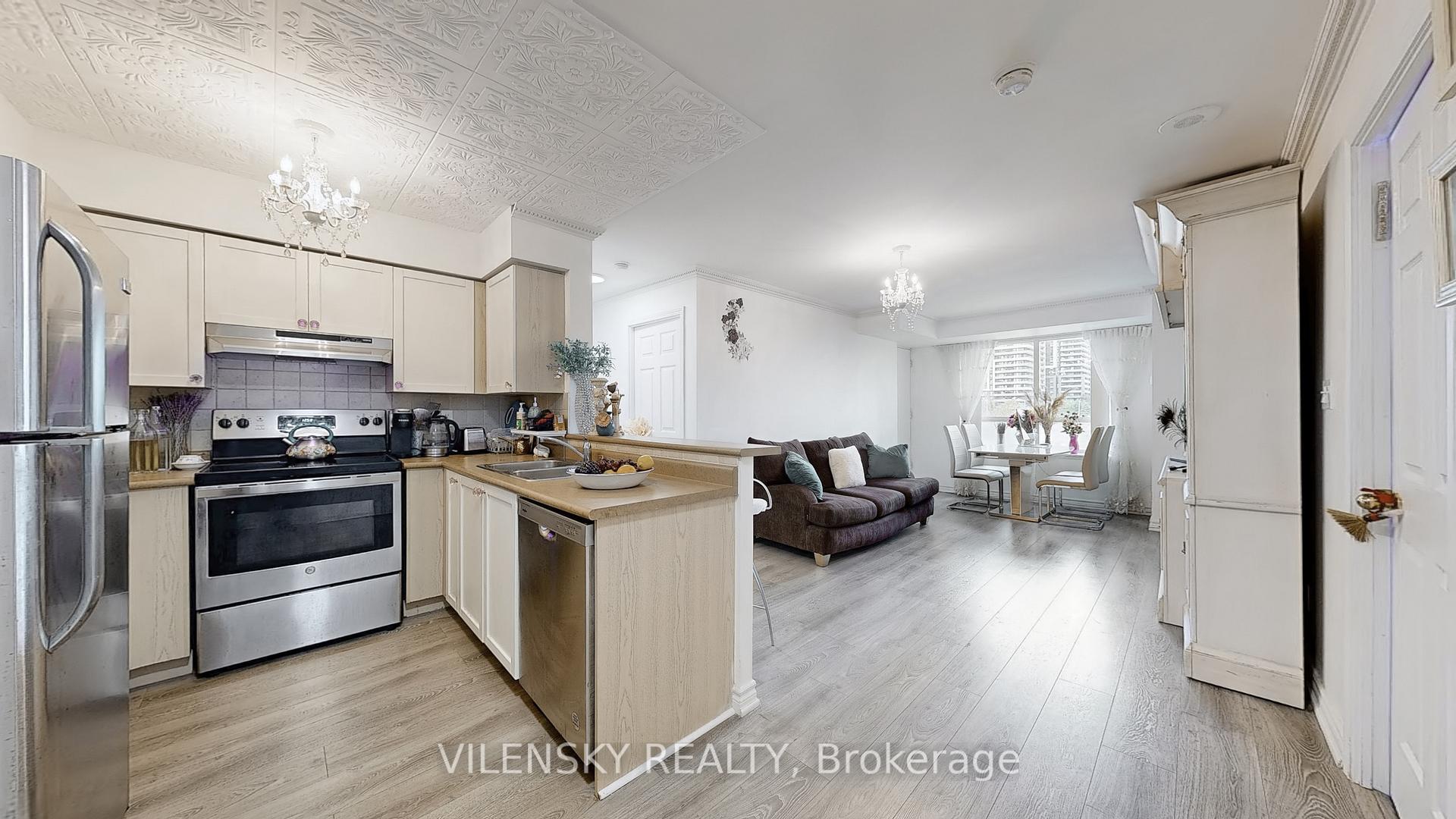 39 Oneida Crescent 215