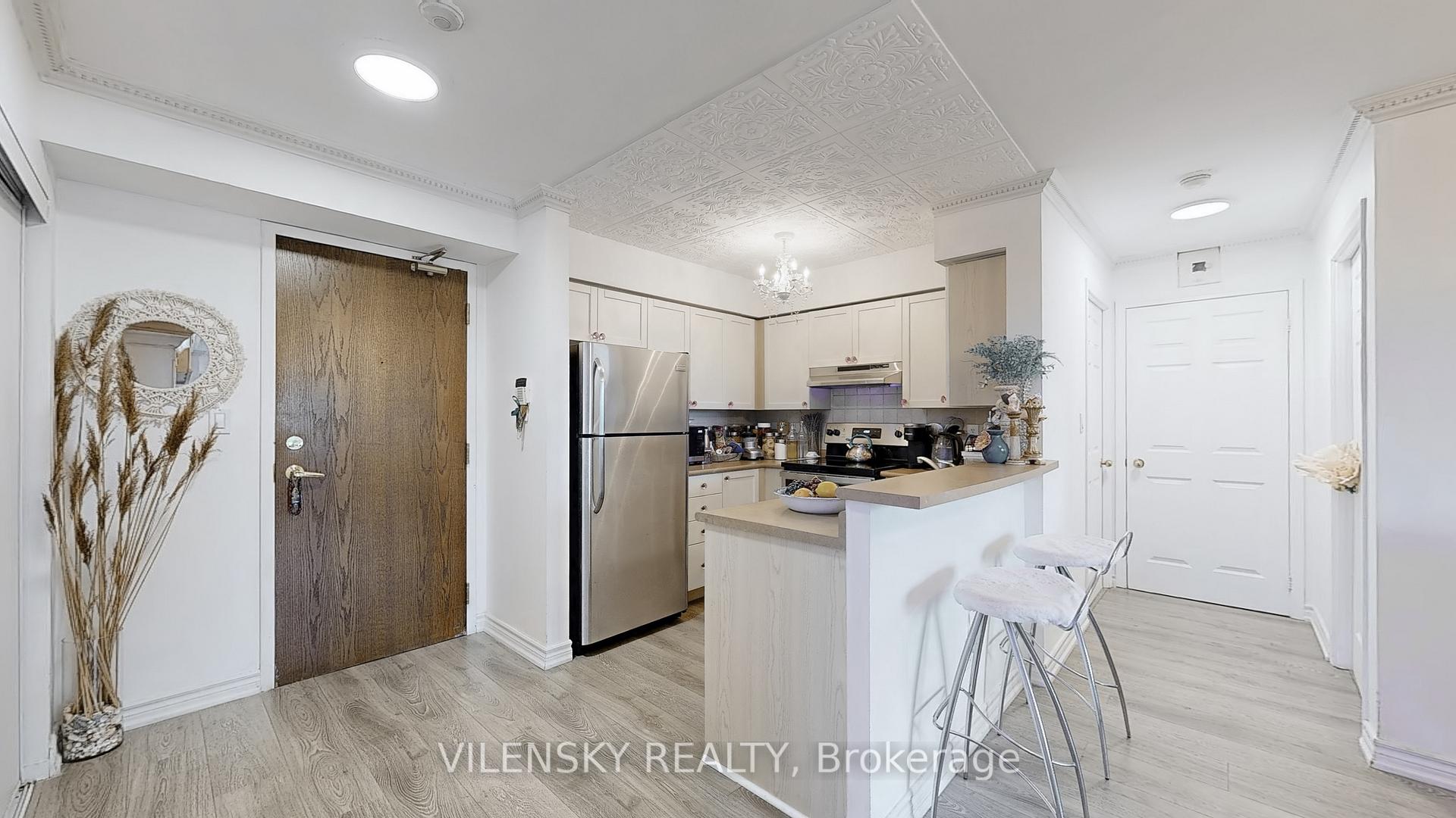 39 Oneida Crescent 215