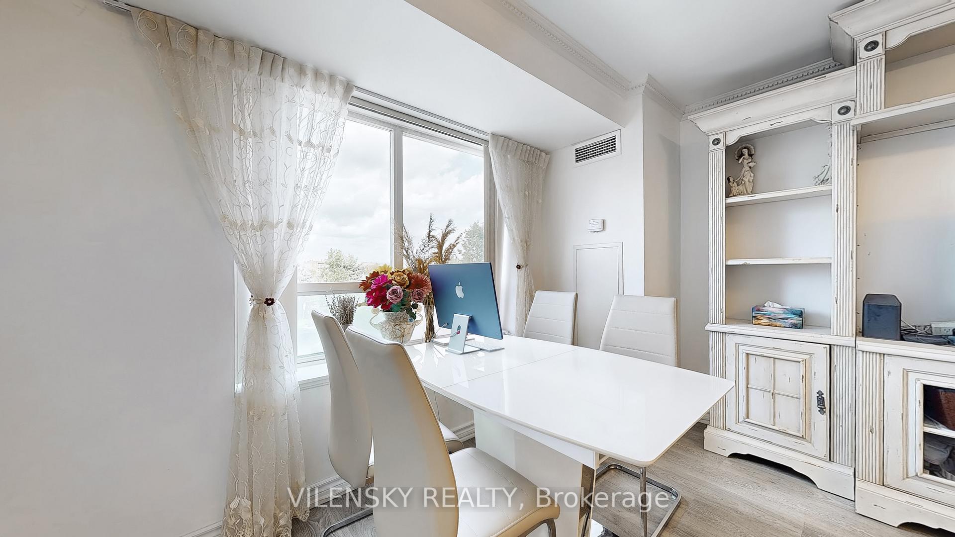 39 Oneida Crescent 215