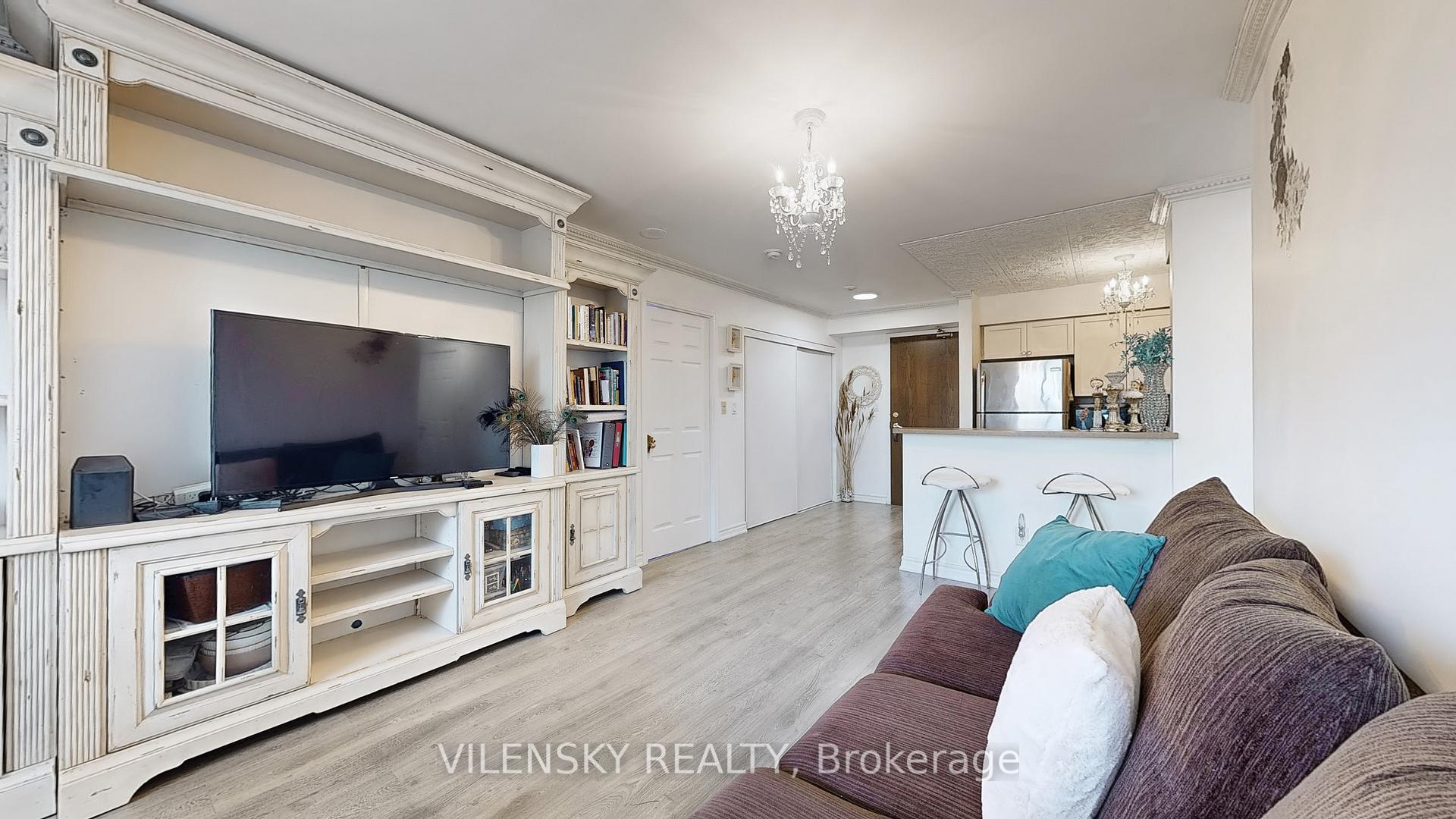 39 Oneida Crescent 215