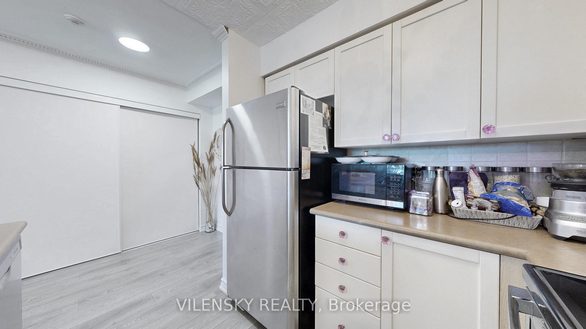 39 Oneida Crescent 215