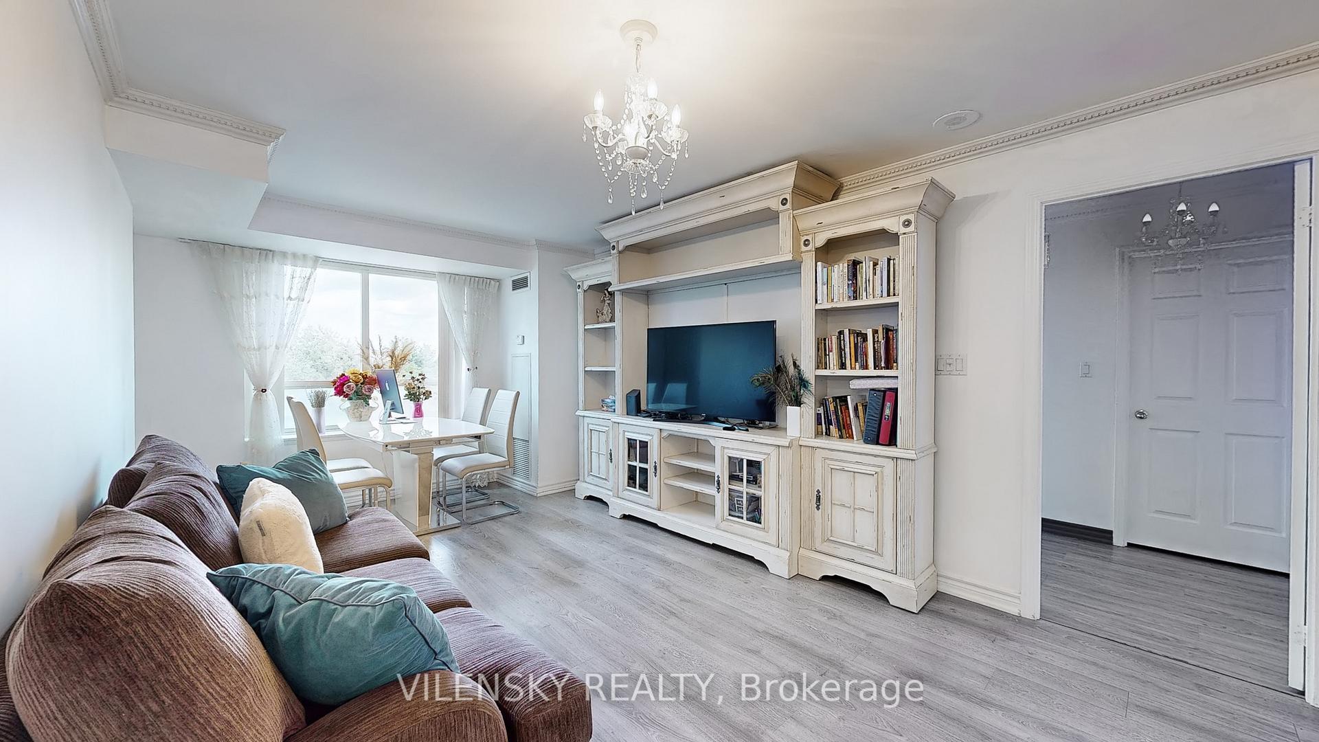 39 Oneida Crescent 215