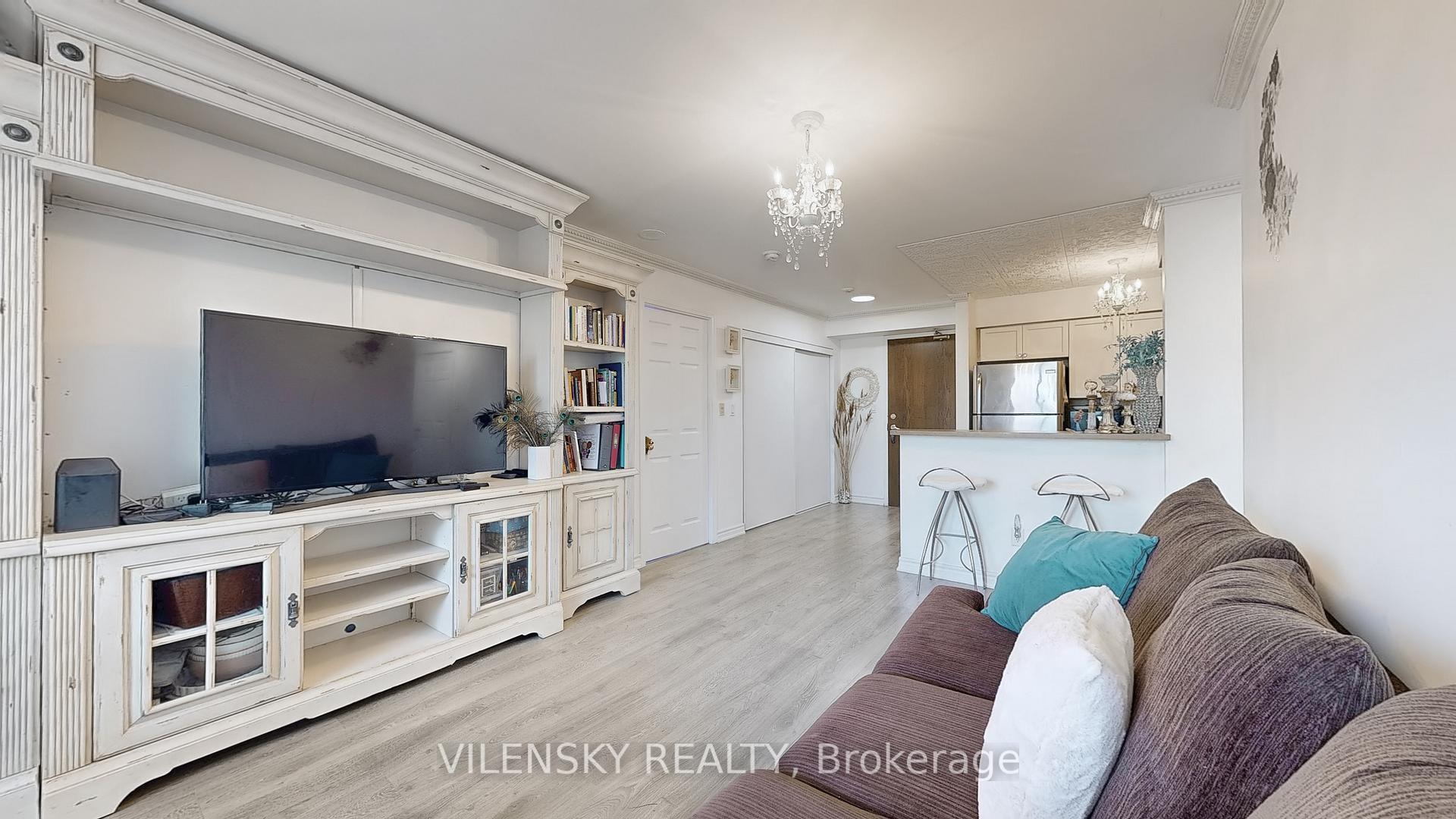 39 Oneida Crescent 215