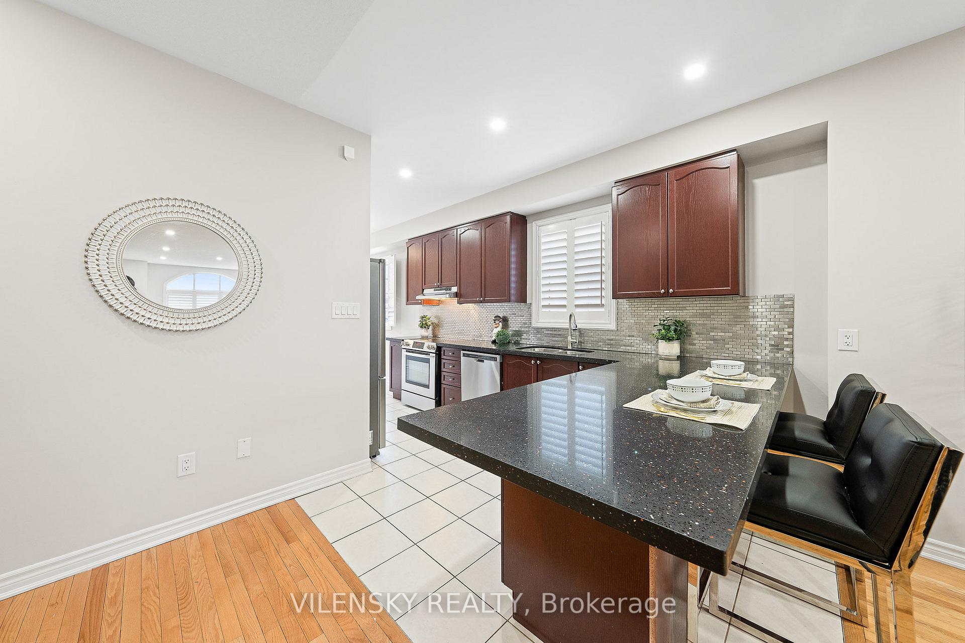 8777 Dufferin Street 17