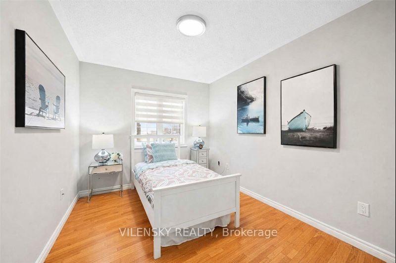 8777 Dufferin Street 17