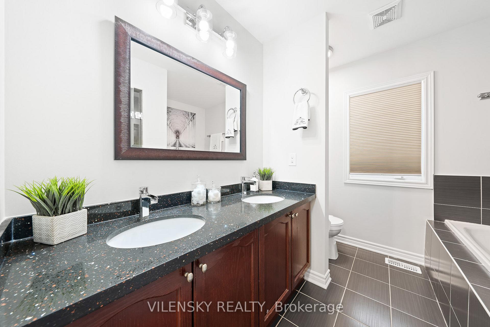 8777 Dufferin Street 17