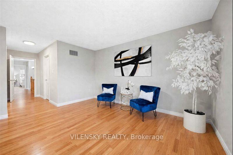 8777 Dufferin Street 17