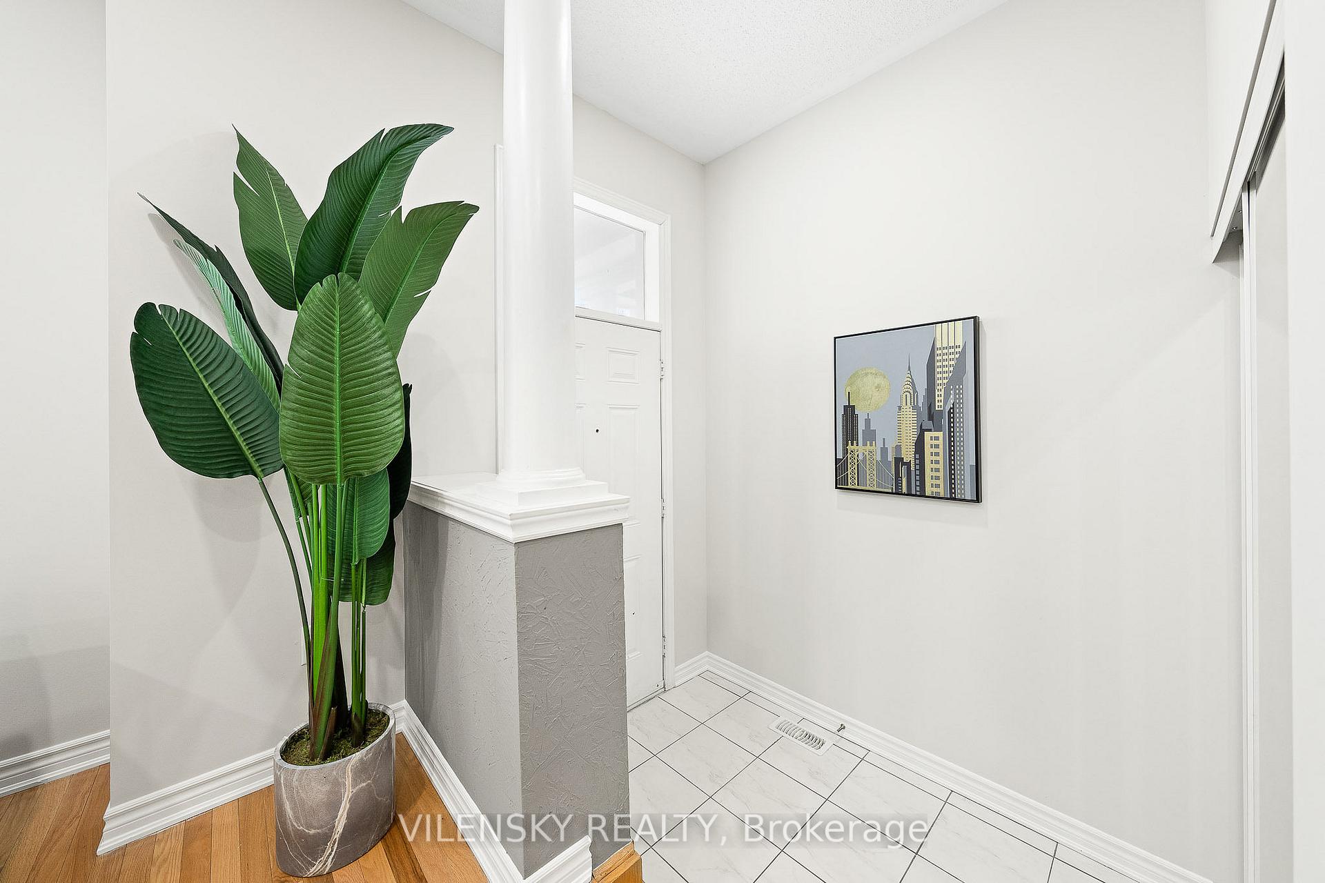 8777 Dufferin Street 17