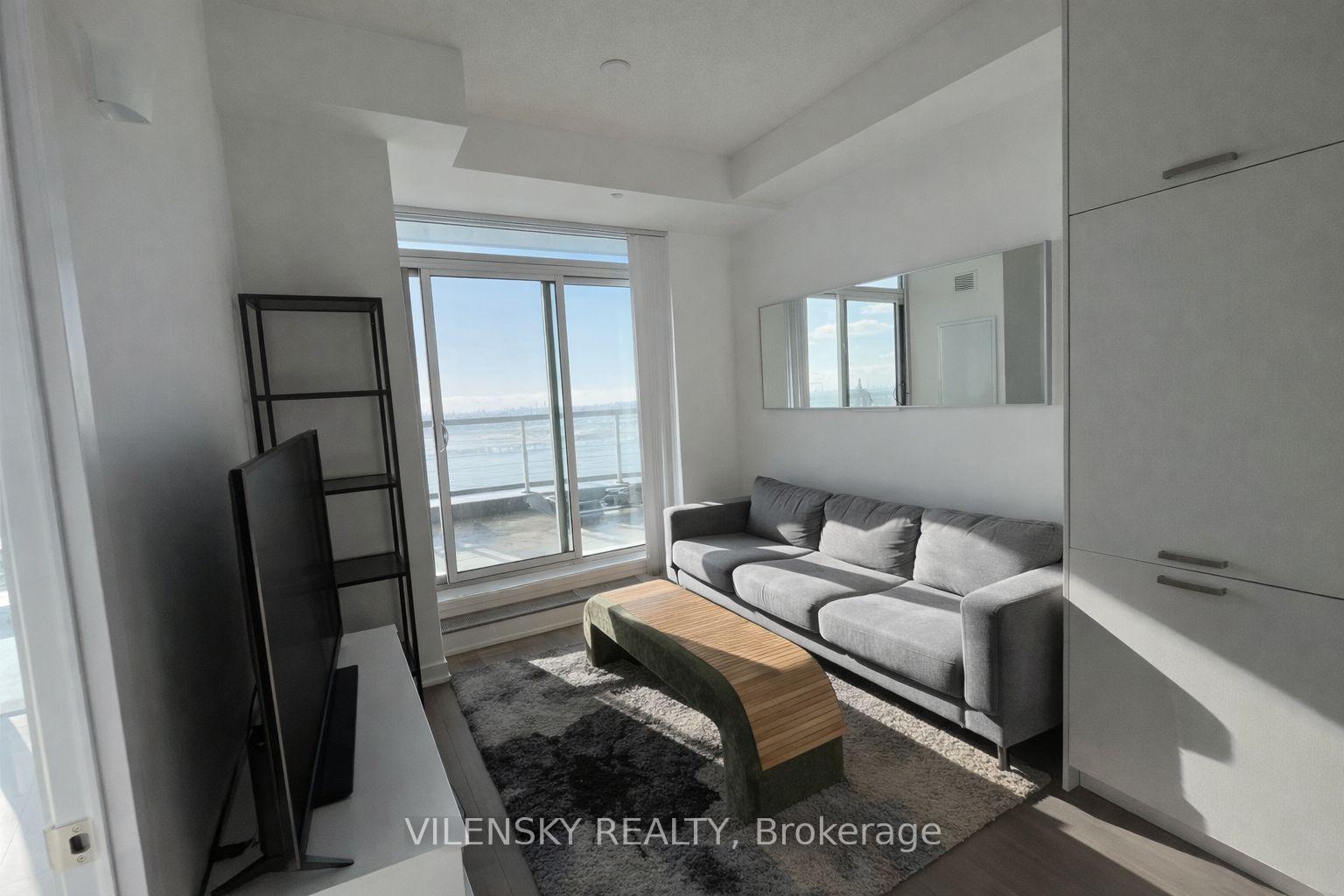 10 Honeycrisp Crescent 1206