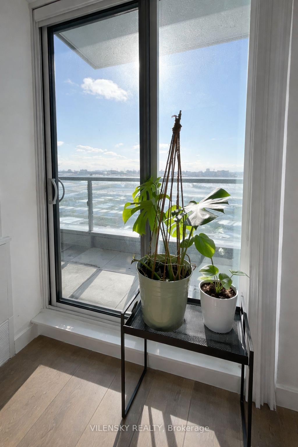 10 Honeycrisp Crescent 1206