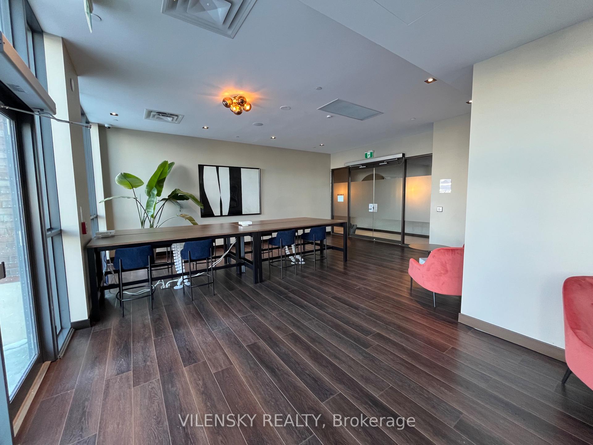 10 Honeycrisp Crescent 1206