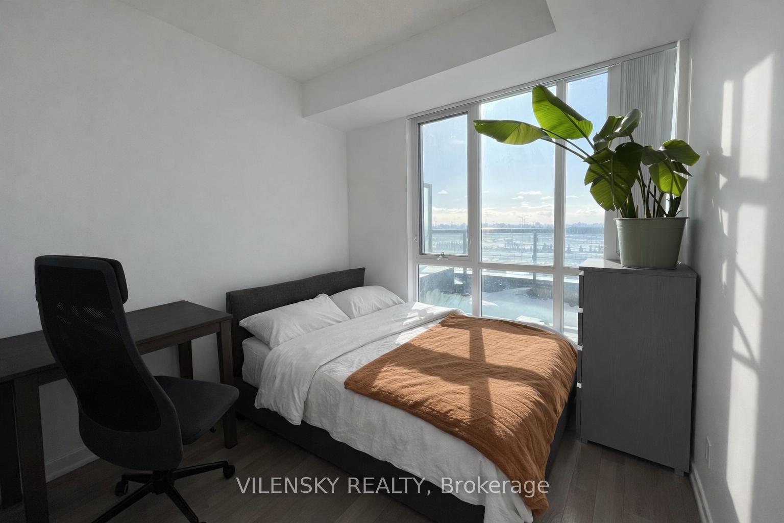 10 Honeycrisp Crescent 1206