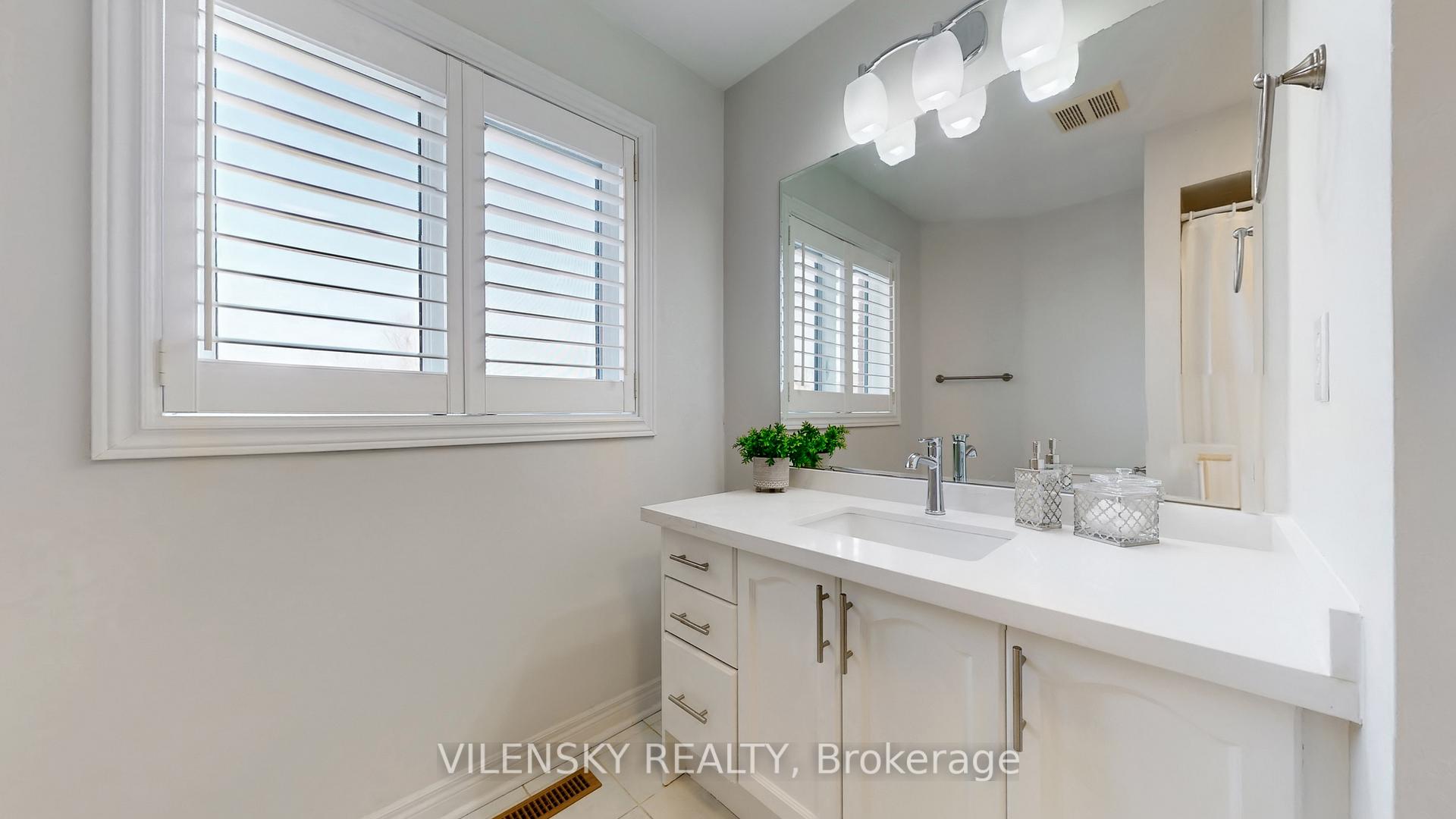 15 Gladstone Avenue, Vaughan, ON L6A 2C2, Vaughan ON, L6A 2C2