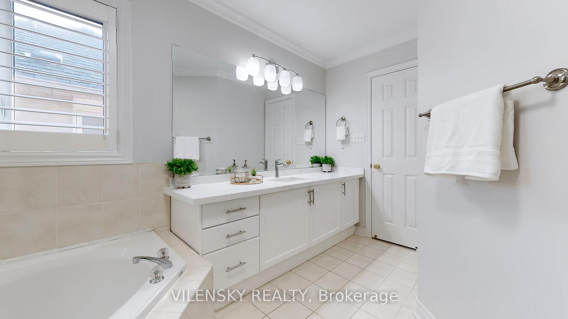 15 Gladstone Avenue, Vaughan, ON L6A 2C2, Vaughan ON, L6A 2C2