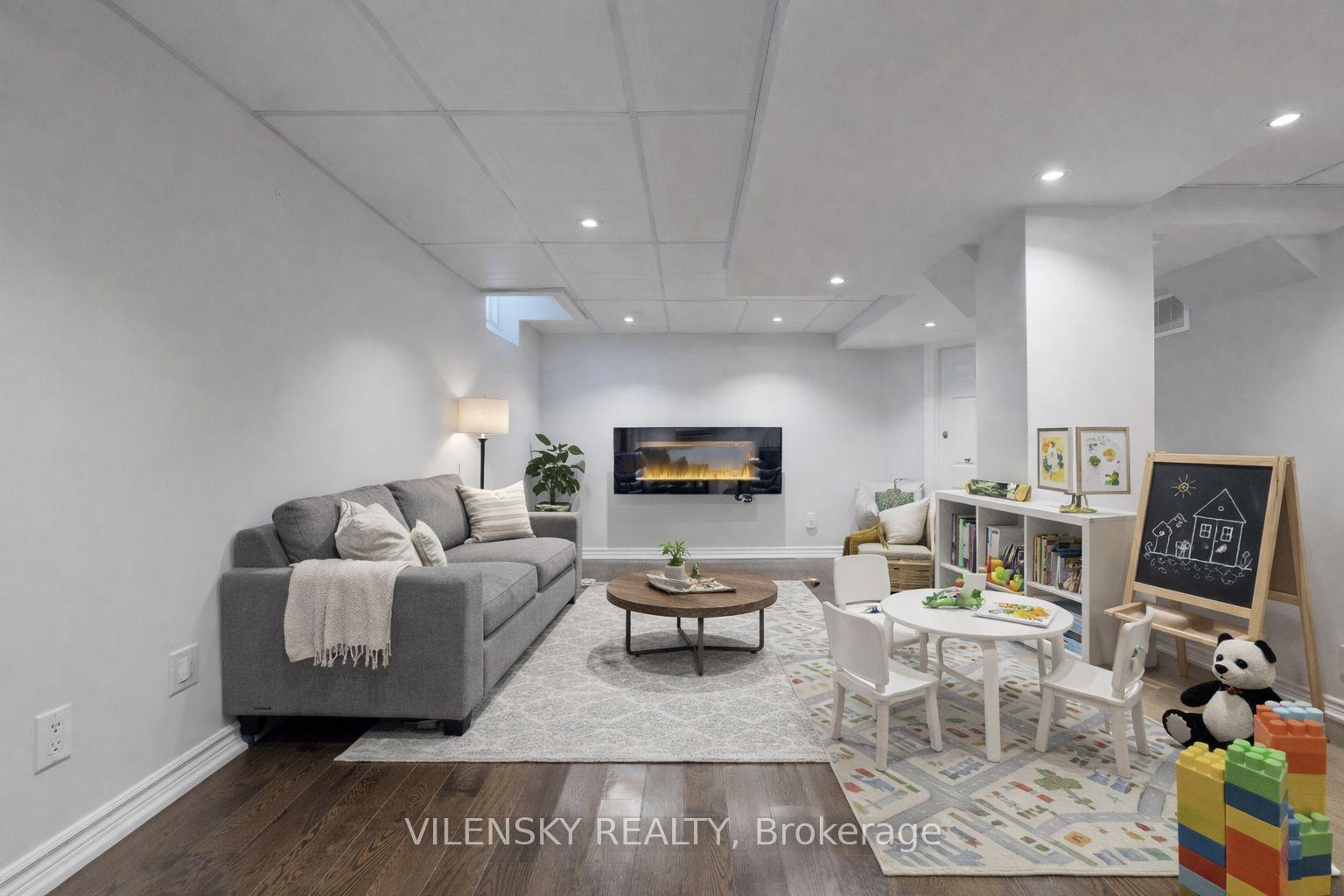 15 Gladstone Avenue, Vaughan, ON L6A 2C2, Vaughan ON, L6A 2C2