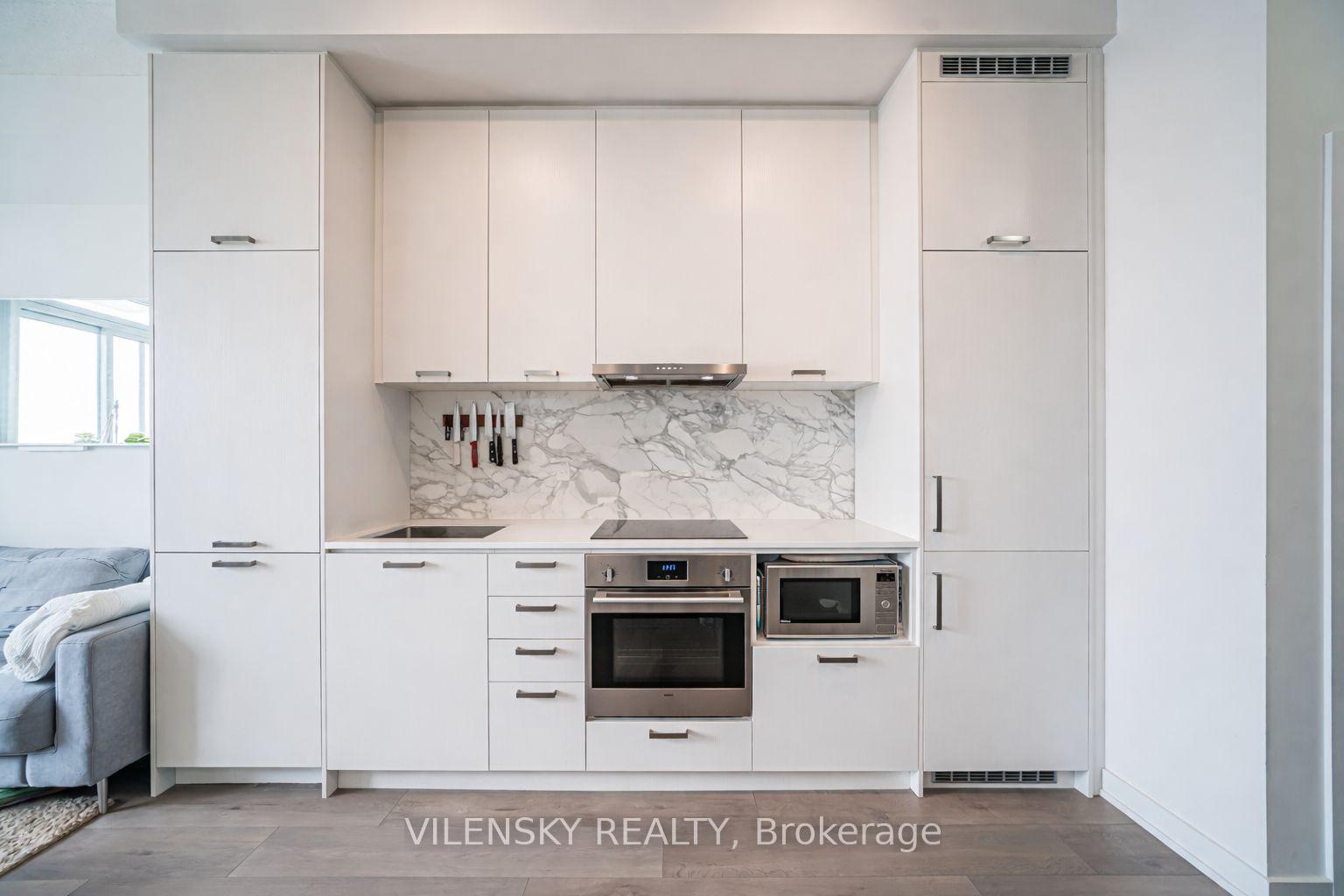 10 Honeycrisp Crescent 1206, Vaughan, ON L4K 0M7