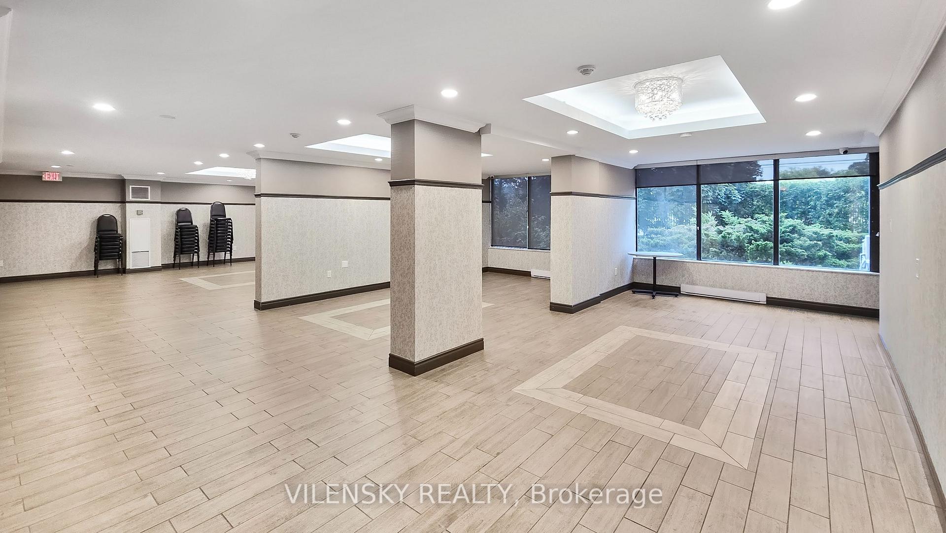 7460 Bathurst St #214 | 2-Bed Condo For Sale in Thornhill | Vilensky Realt