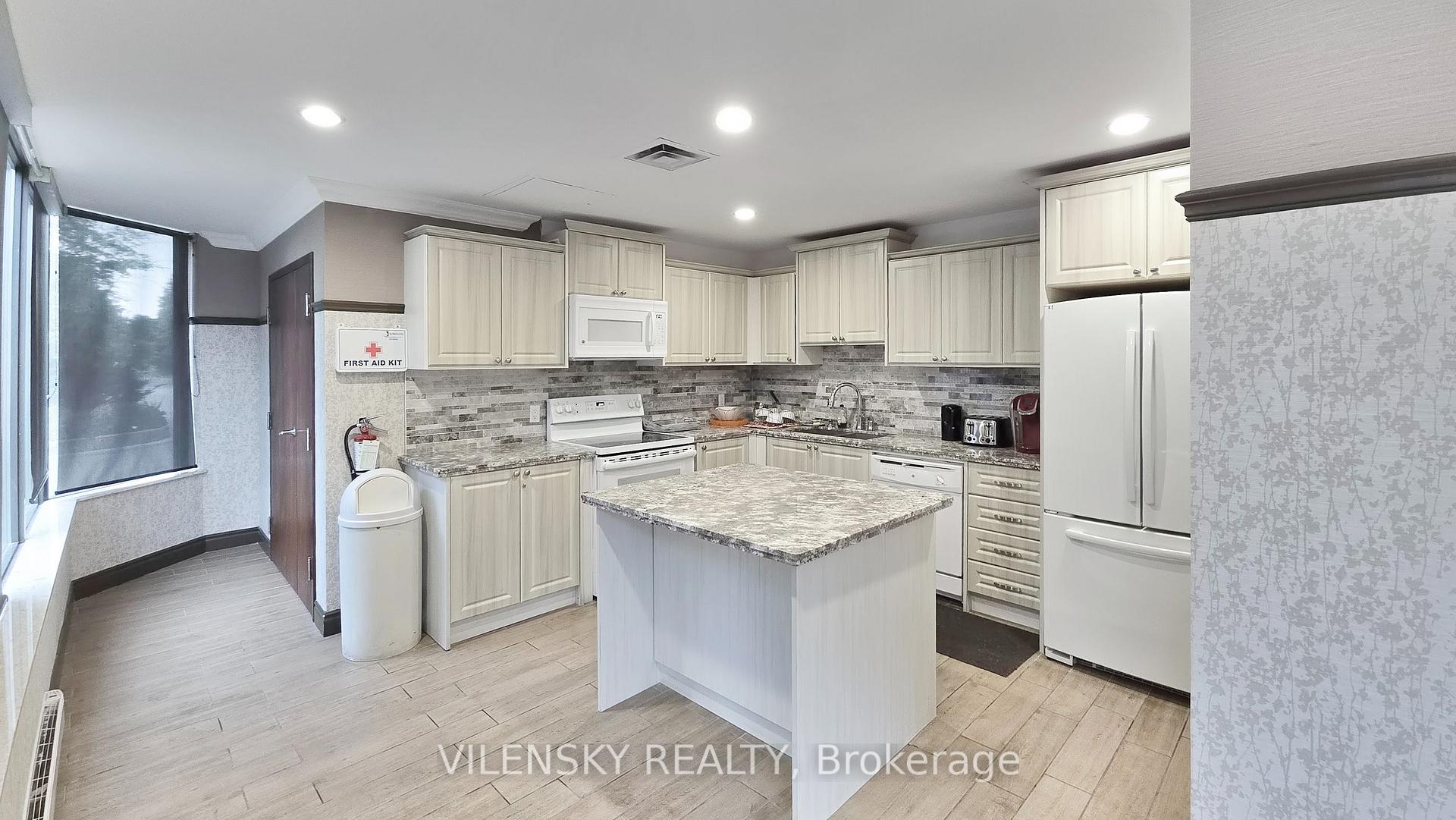 7460 Bathurst St #214 | 2-Bed Condo For Sale in Thornhill | Vilensky Realt
