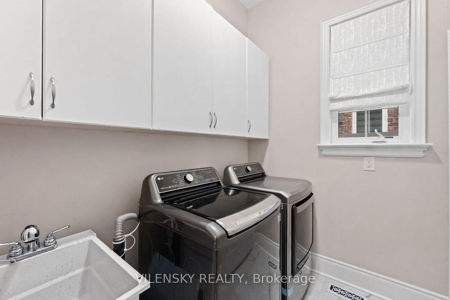 Luxury 4-Bed Family Home | 235 Israel Zilber Dr, Patterson Vaughan, Upper Thornhill Estates | Vilensky Realty