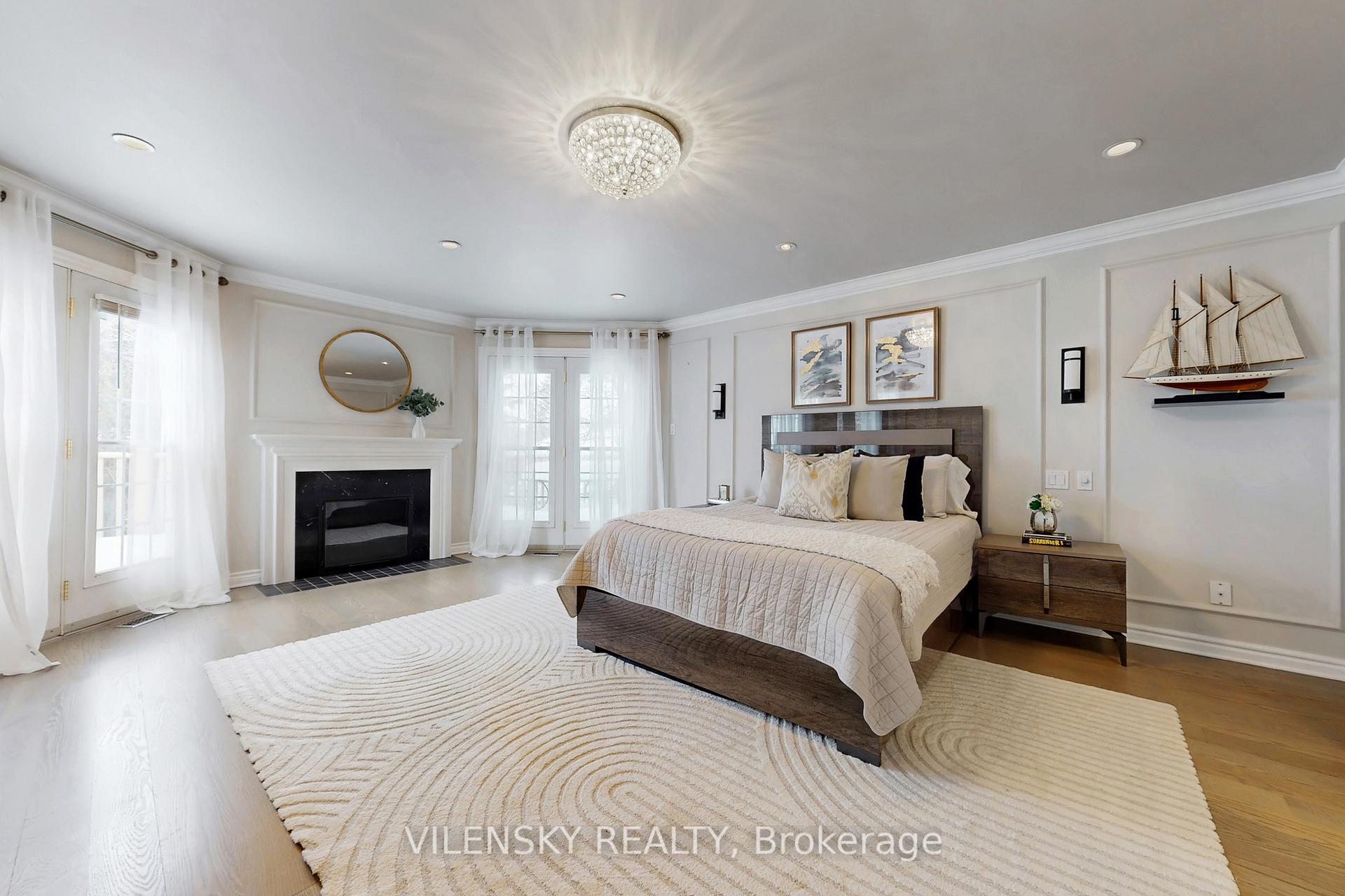 32 Whitfield Court | Custom 5-Bed Raised Bungalow For Sale Aurora | Vilensky Realty