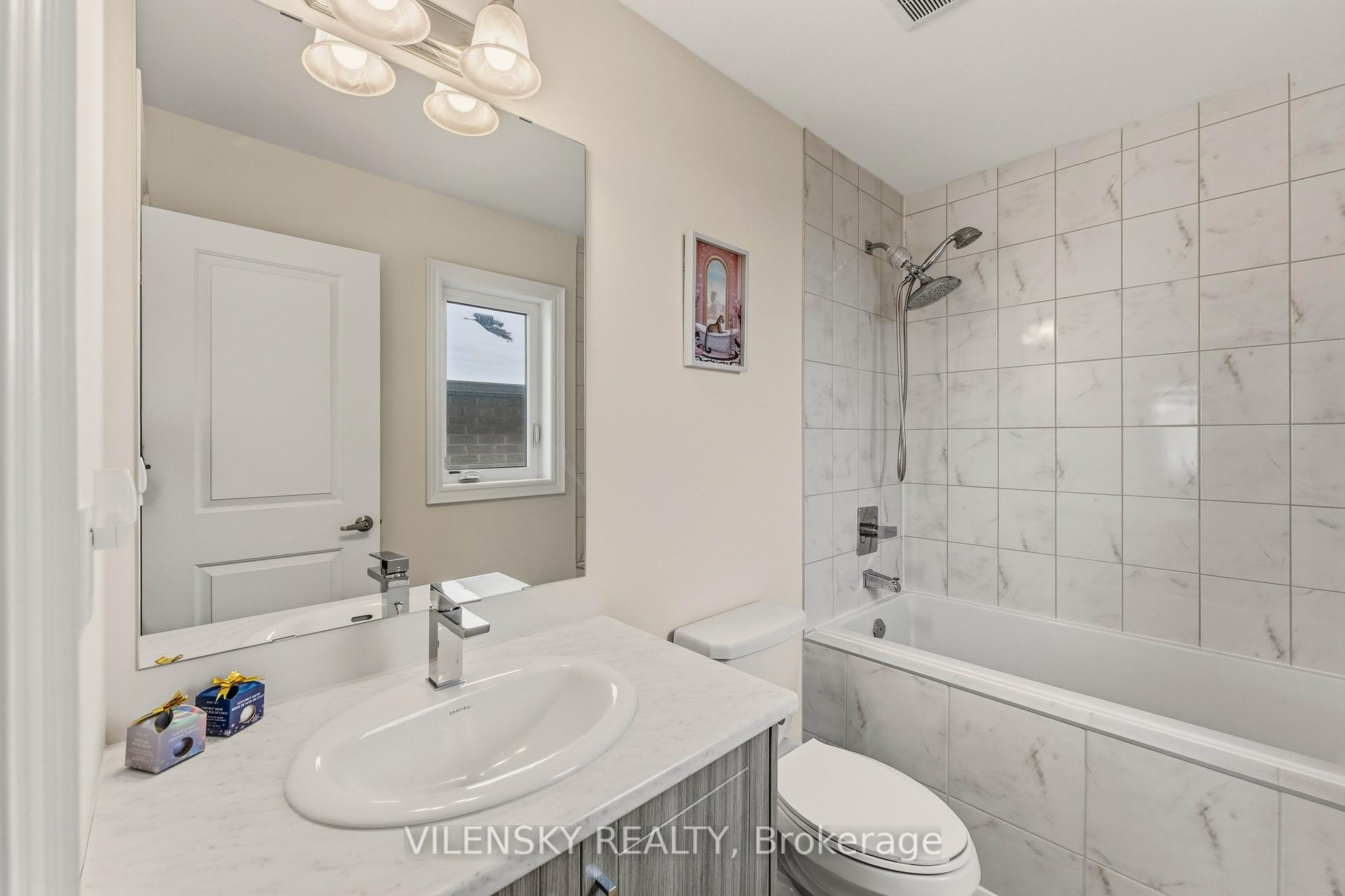 Luxury 5-Bed Family Home for Sale | 23 Watershed Gate, Queensville East Gwillimbury | Vilensky Realty