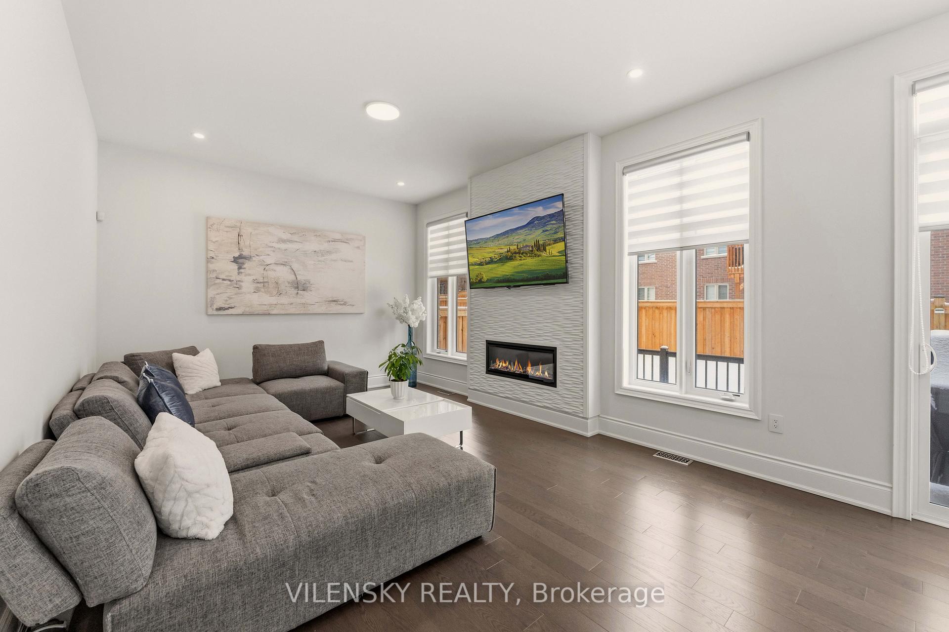 Luxury 5-Bed Family Home for Sale | 23 Watershed Gate, Queensville East Gwillimbury | Vilensky Realty