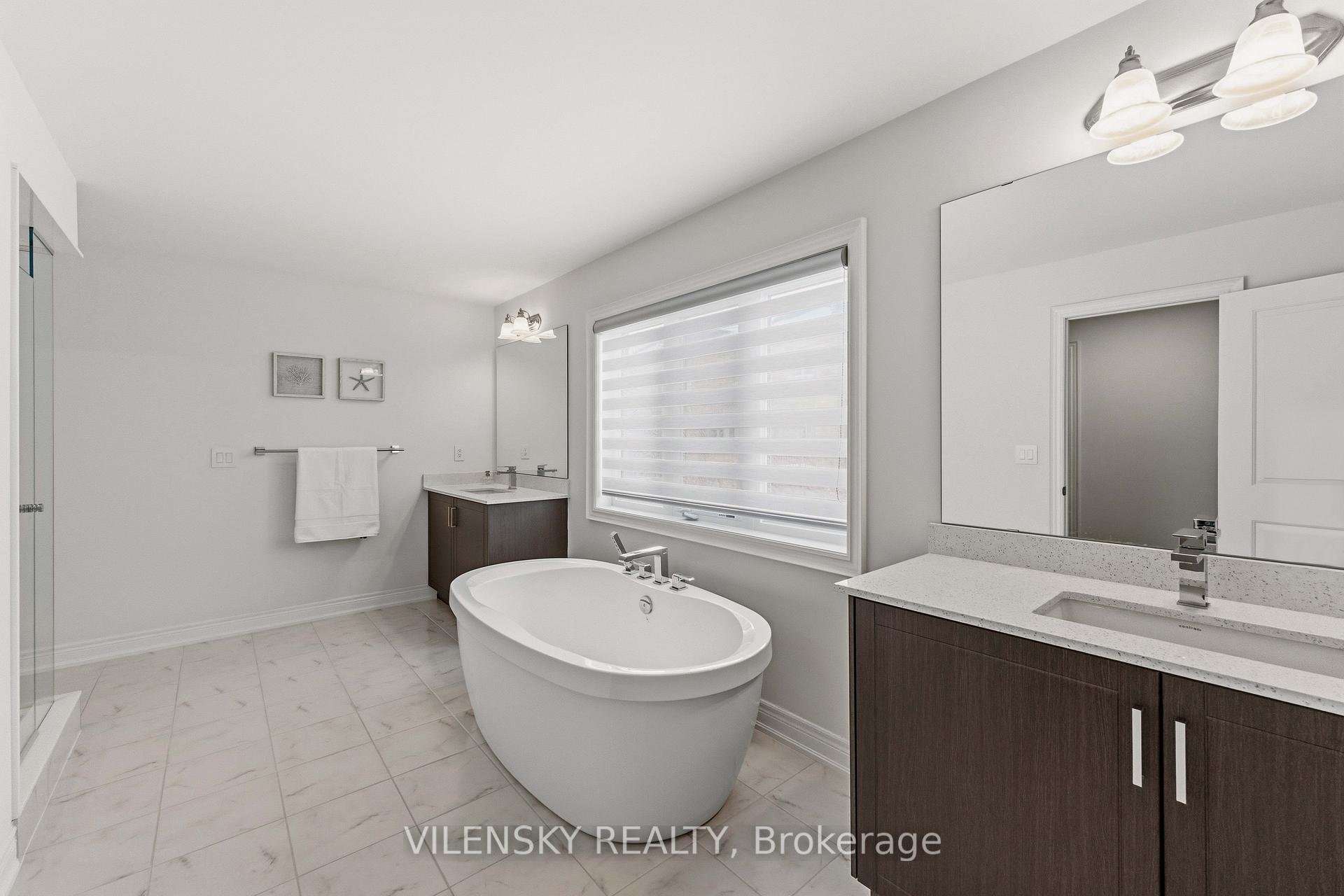 Luxury 5-Bed Family Home for Sale | 23 Watershed Gate, Queensville East Gwillimbury | Vilensky Realty